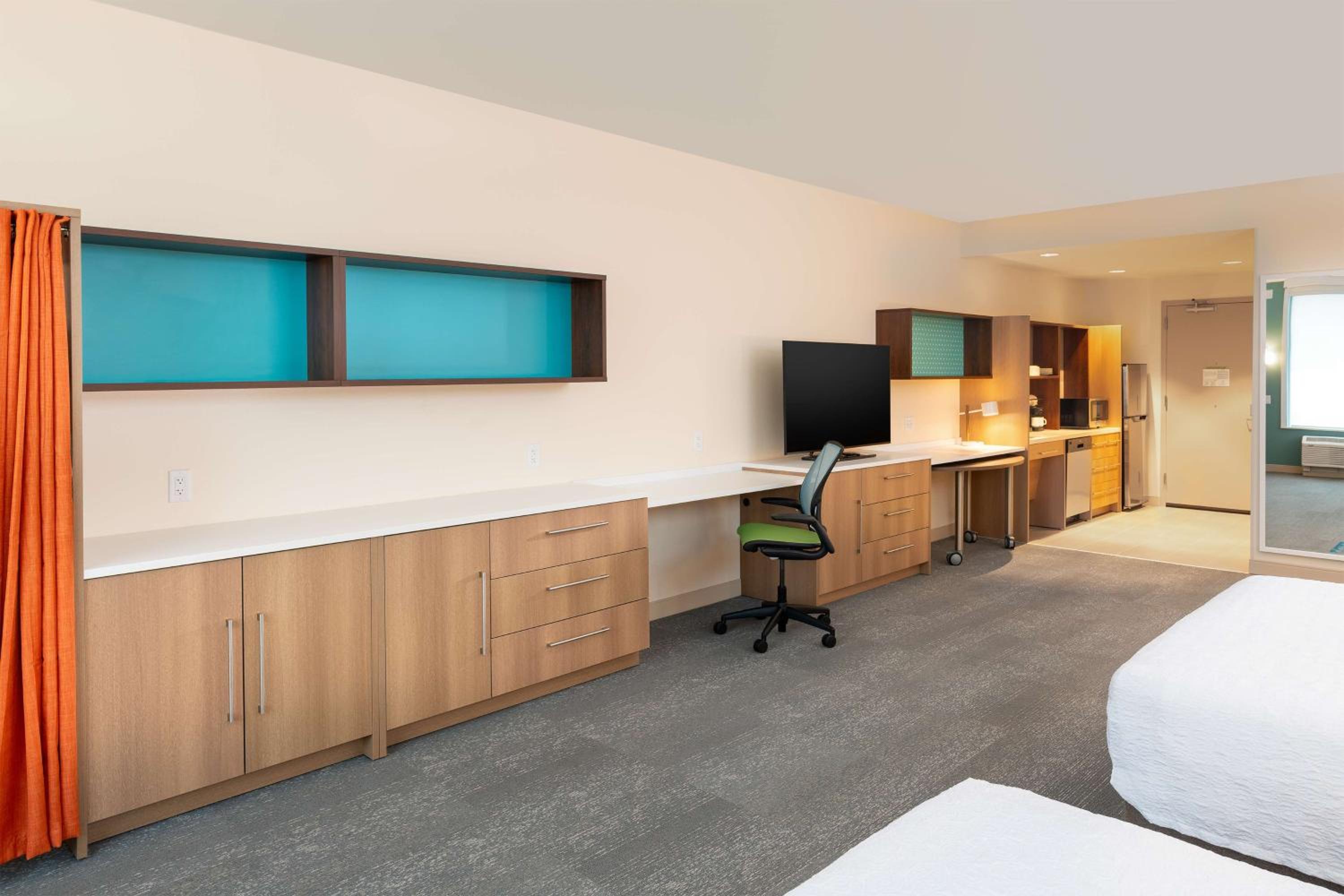 Studio Suite with Two Queen Beds - Photo 6
