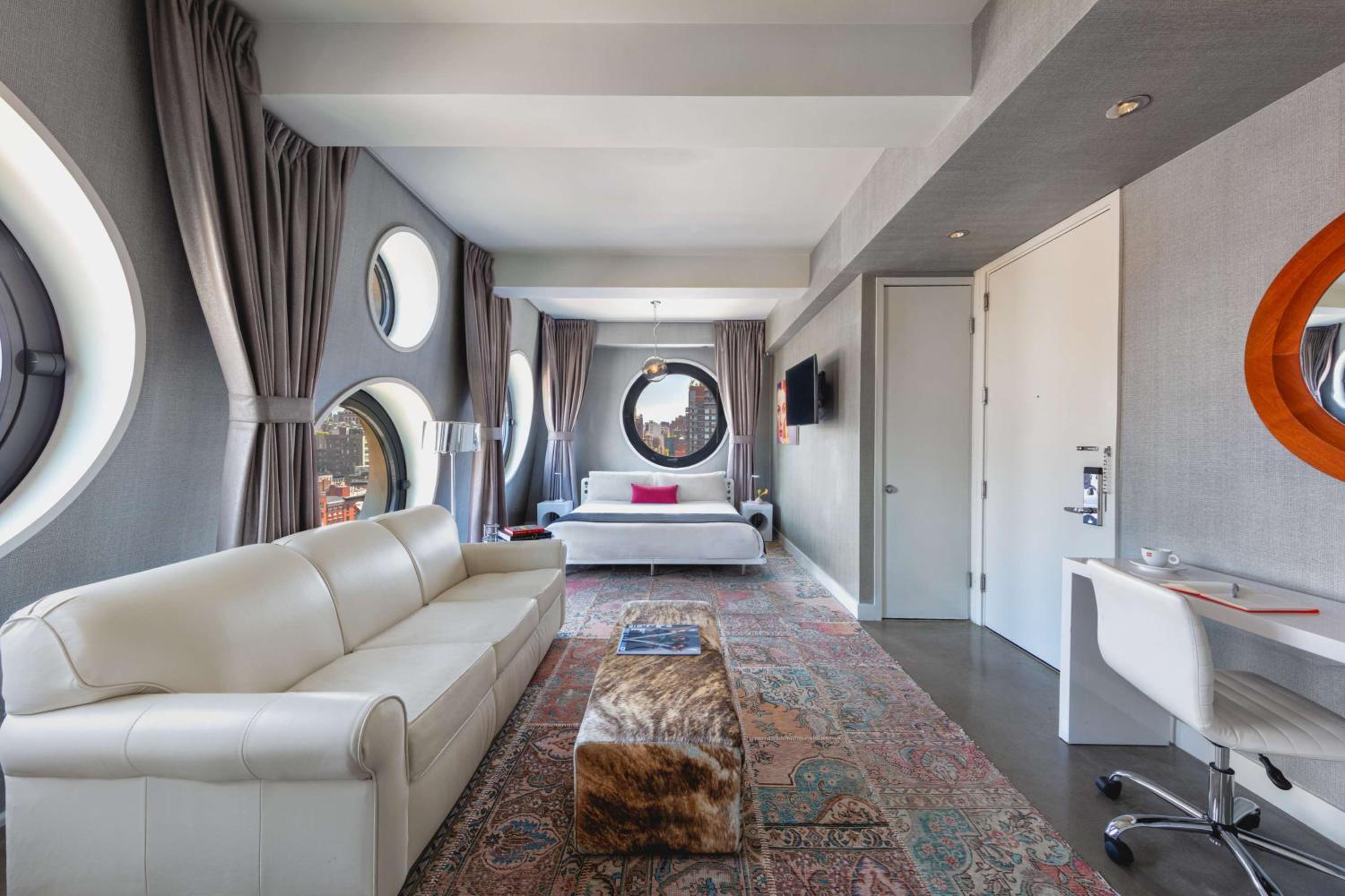 Platinum King Room