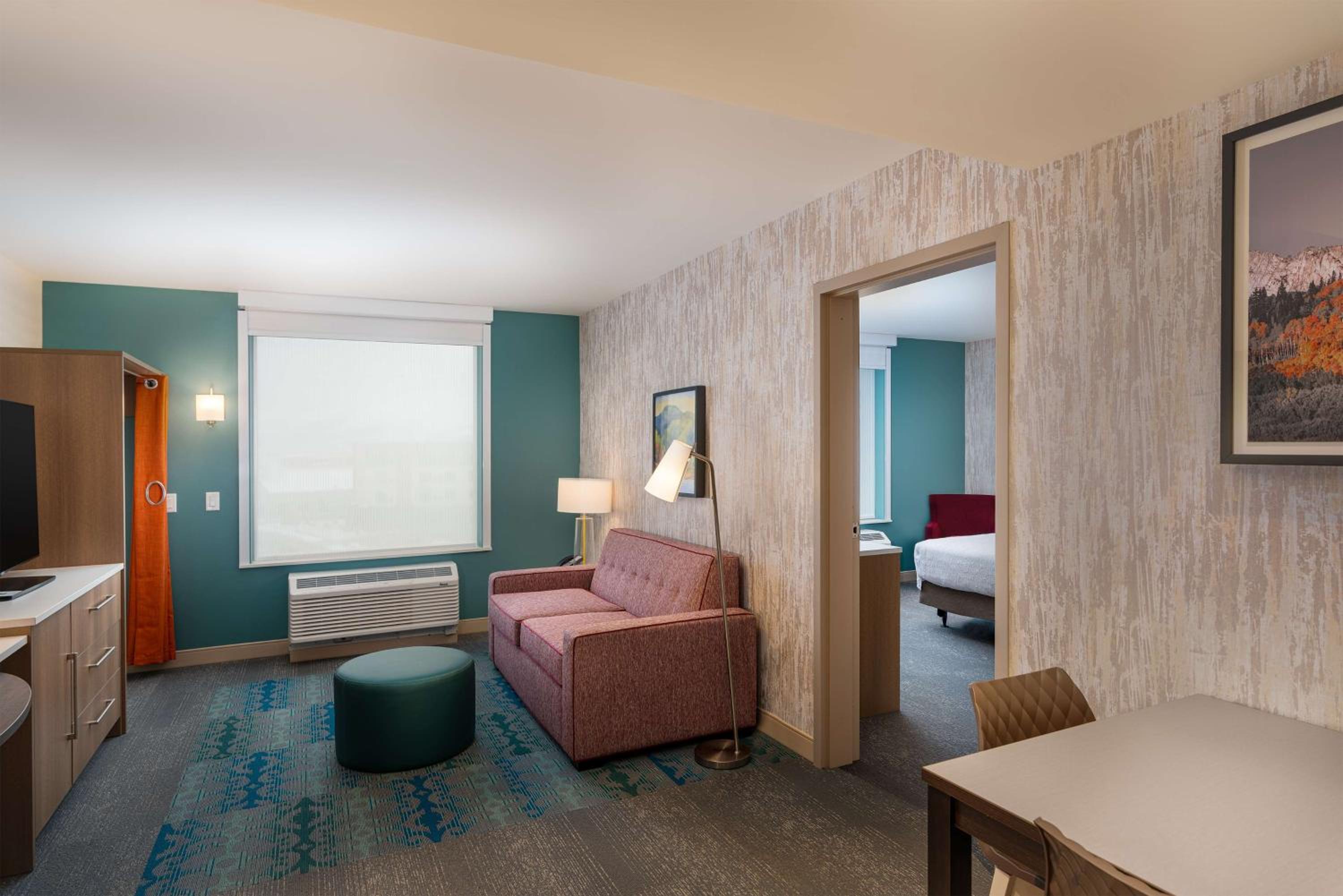 One-Bedroom King Suite with Bath Tub - Mobility Accessible - Photo 7