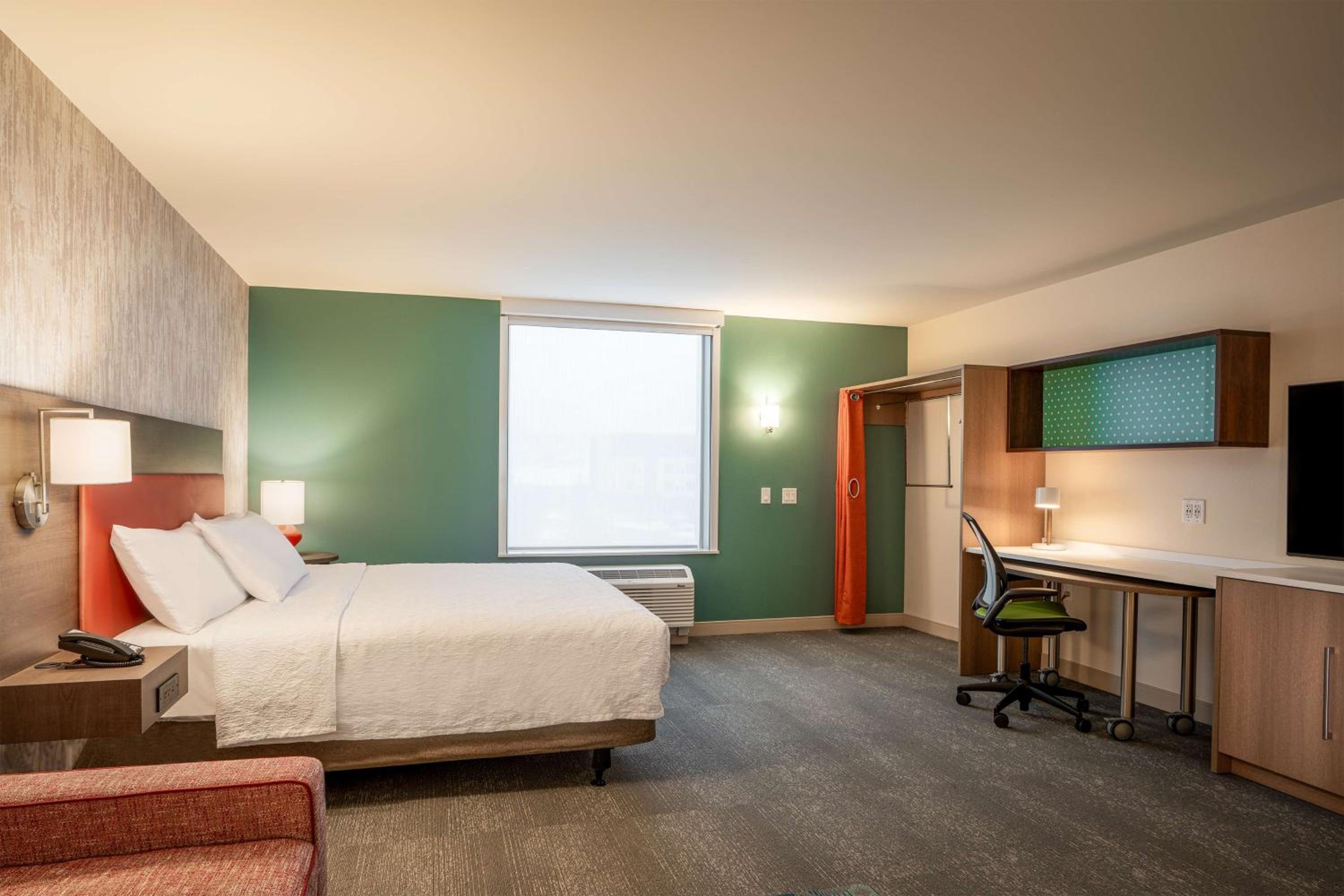 King Studio Suite - Photo 8