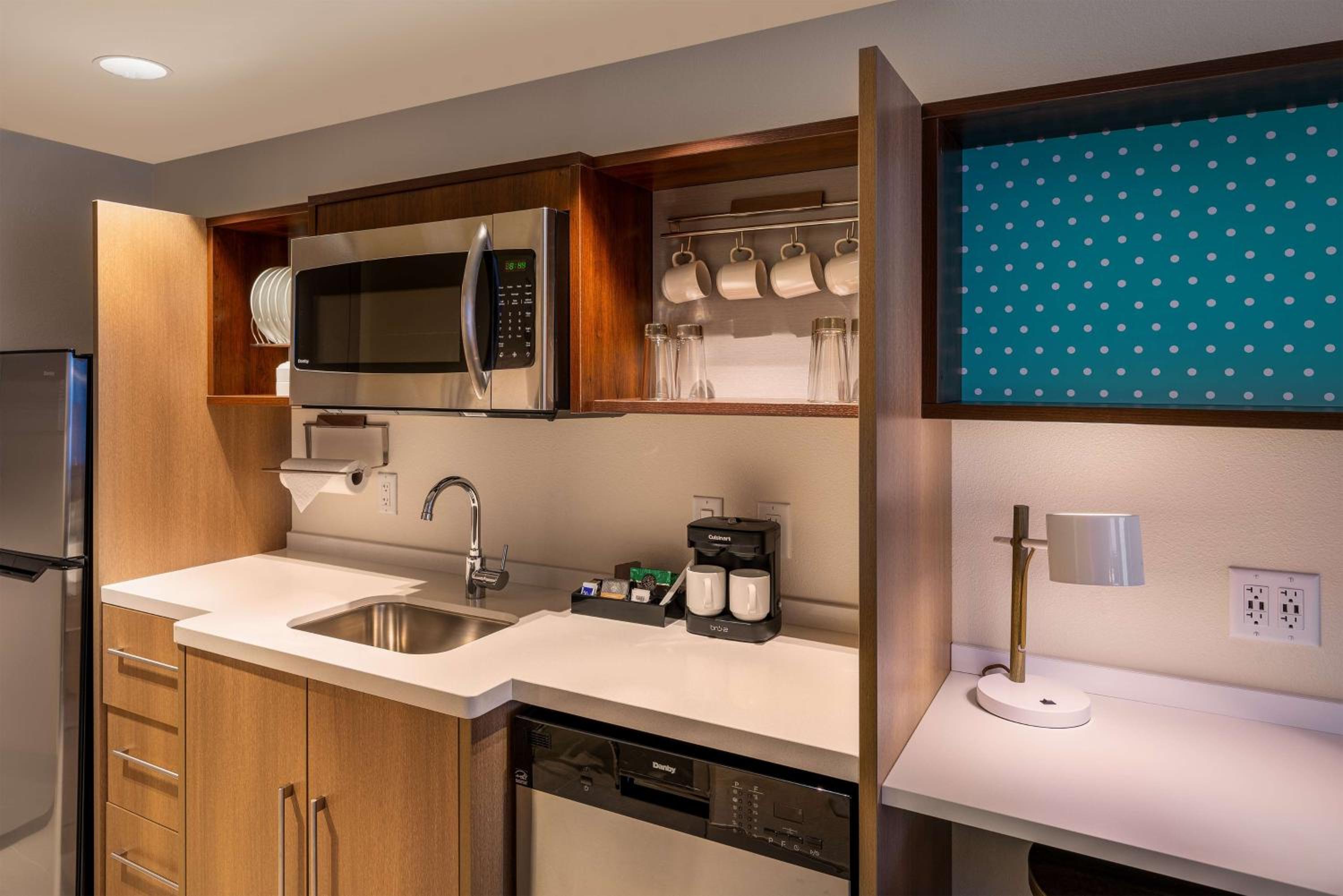 King Studio Suite - Photo 15