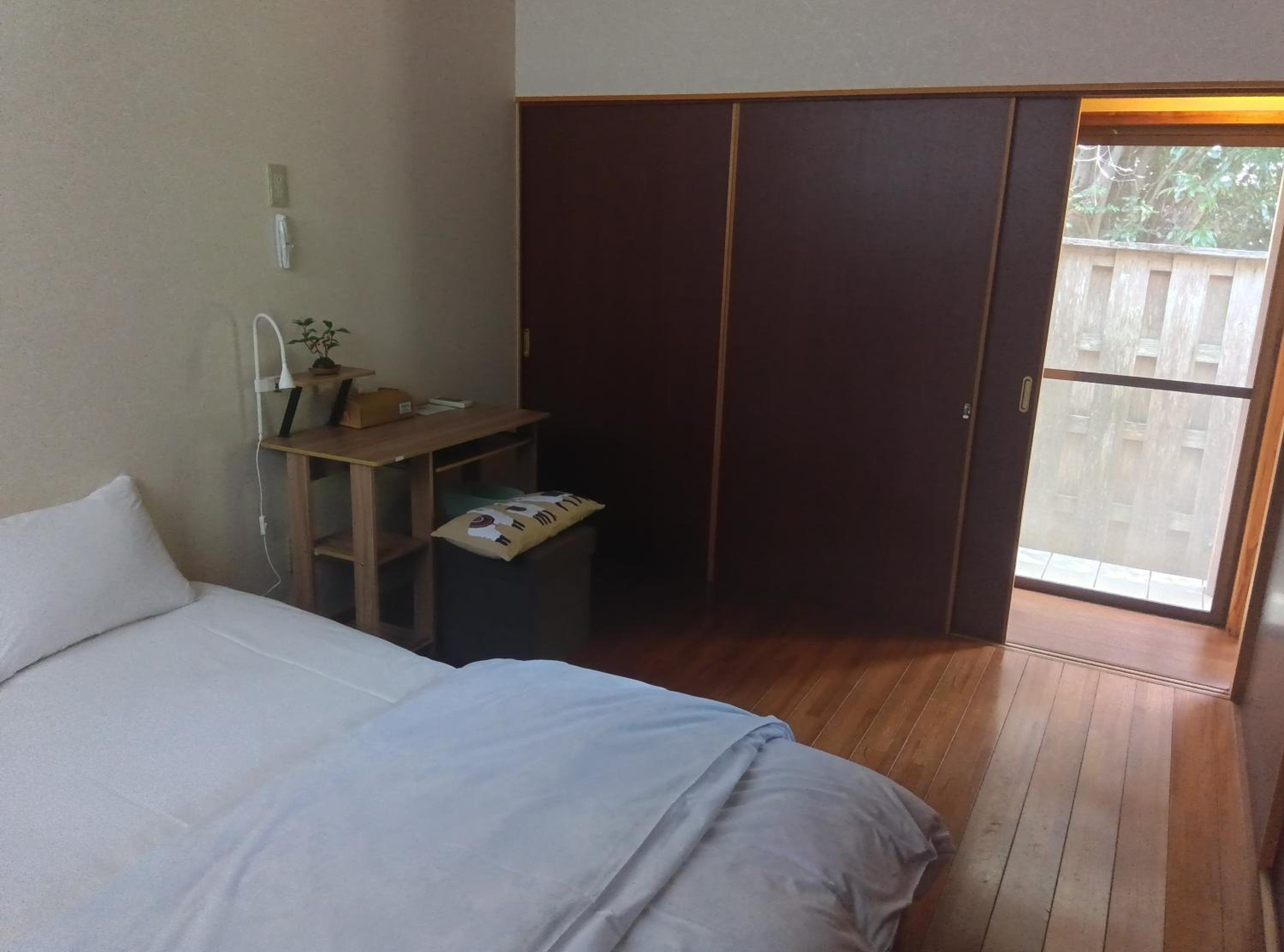 Double Room - Photo 6