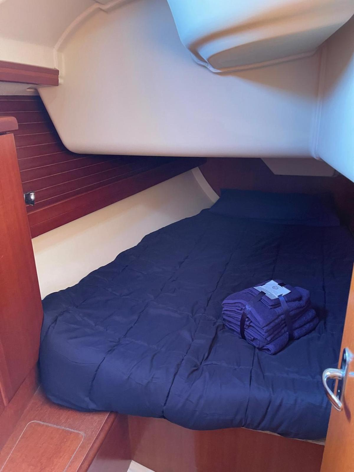 Mobile Home - Photo 9