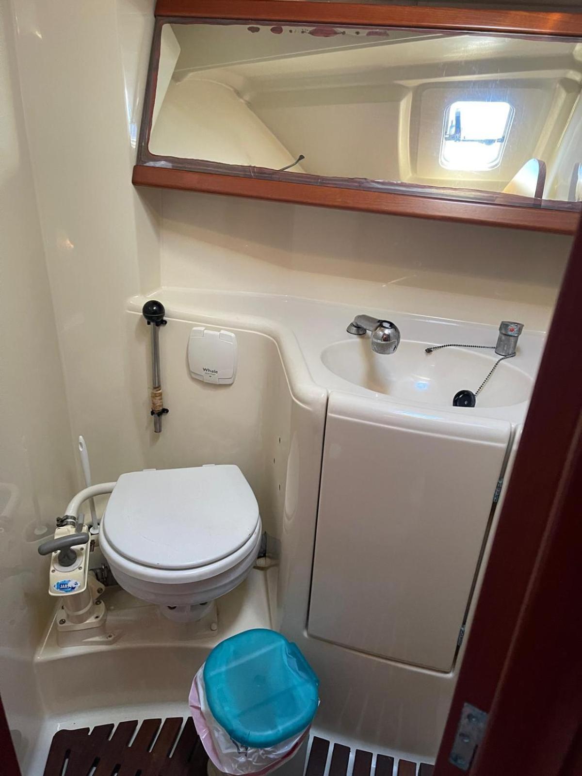 Mobile Home - Photo 10