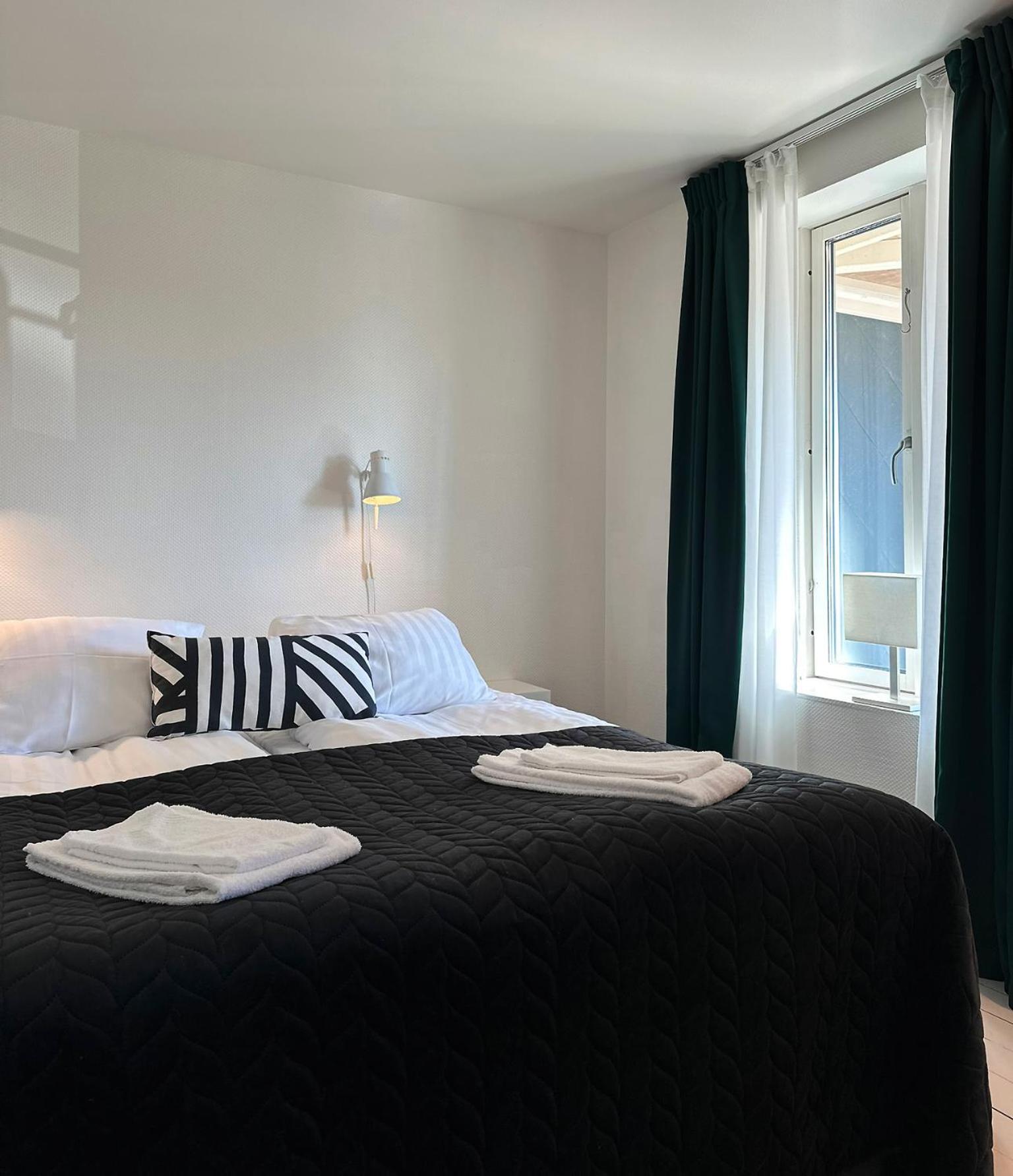 Double Room with Private Bathroom - Photo 3