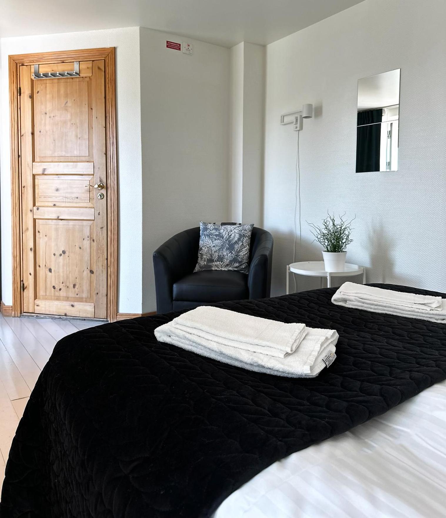 Double Room with Private Bathroom - Photo 5