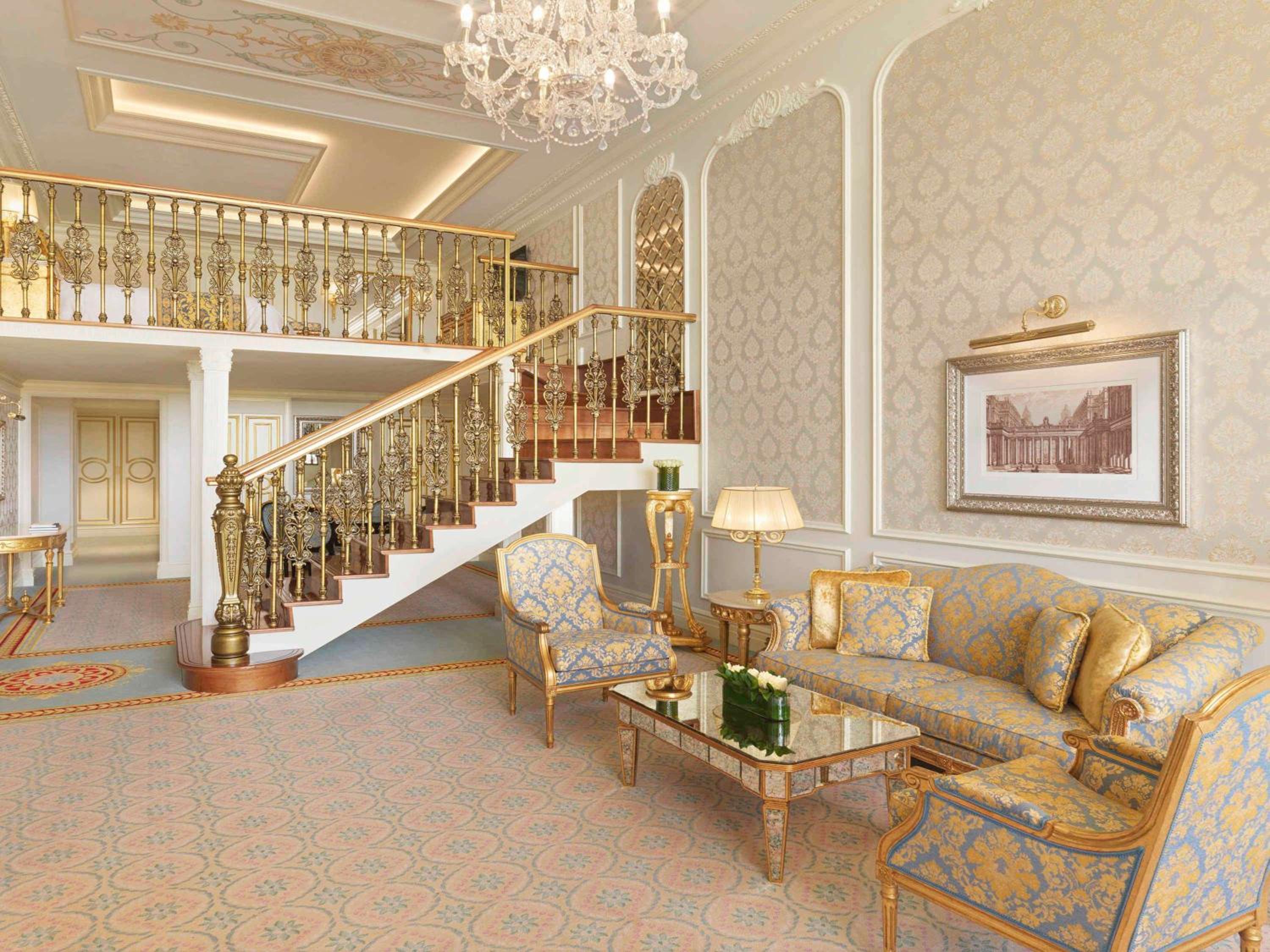 Suite Dúplex con Acceso al Salón