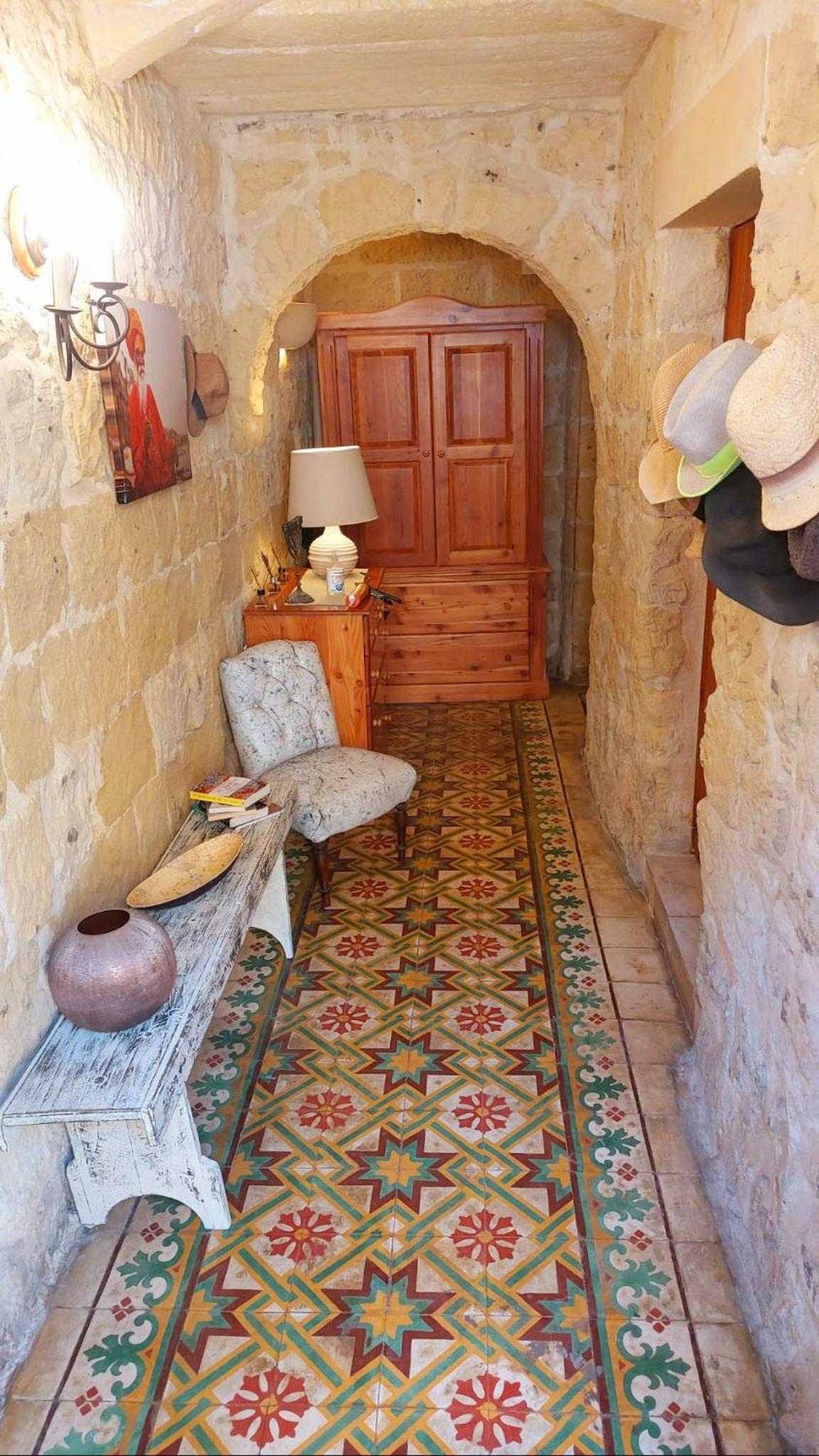 Deluxe Double Room with Shower - Photo 19