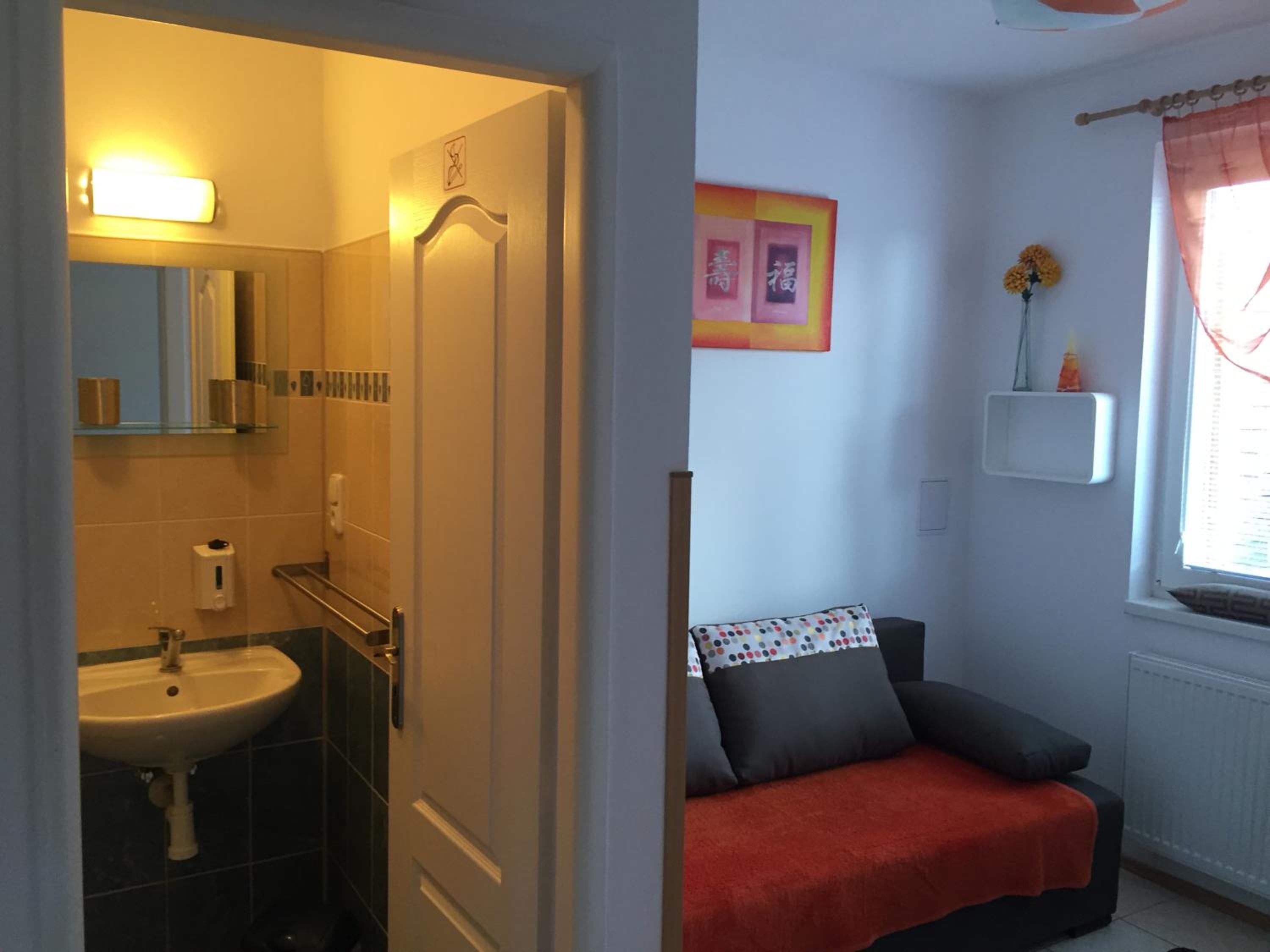 Economy Single Room