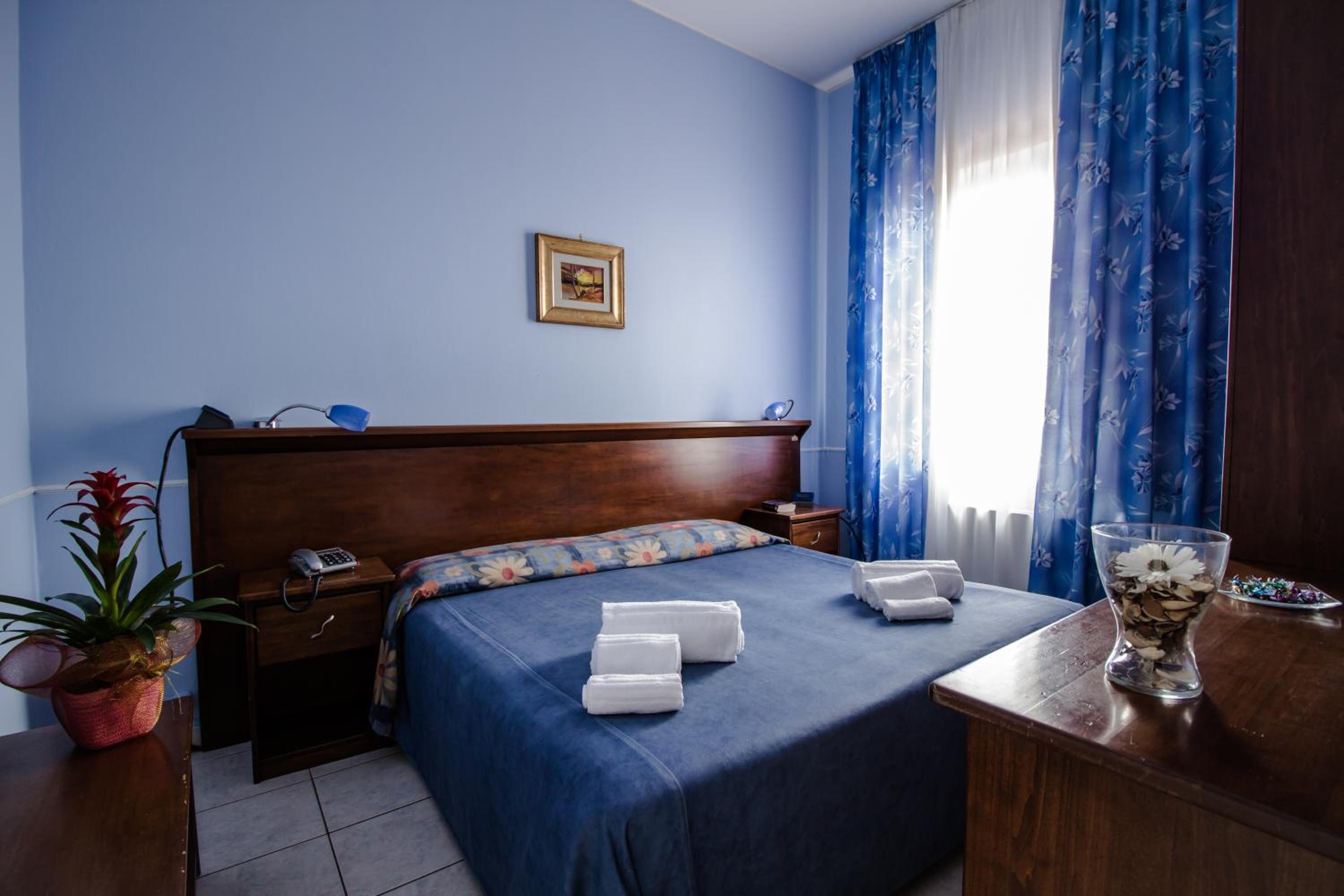 Double or Twin Room - Photo 1