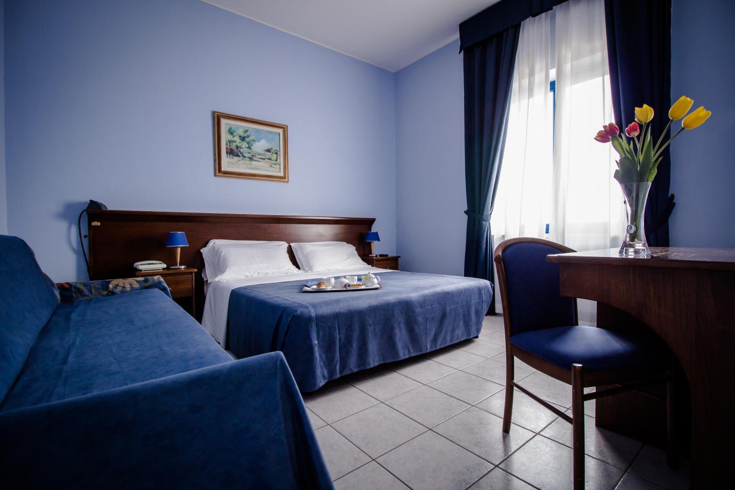 Single Room photo 2