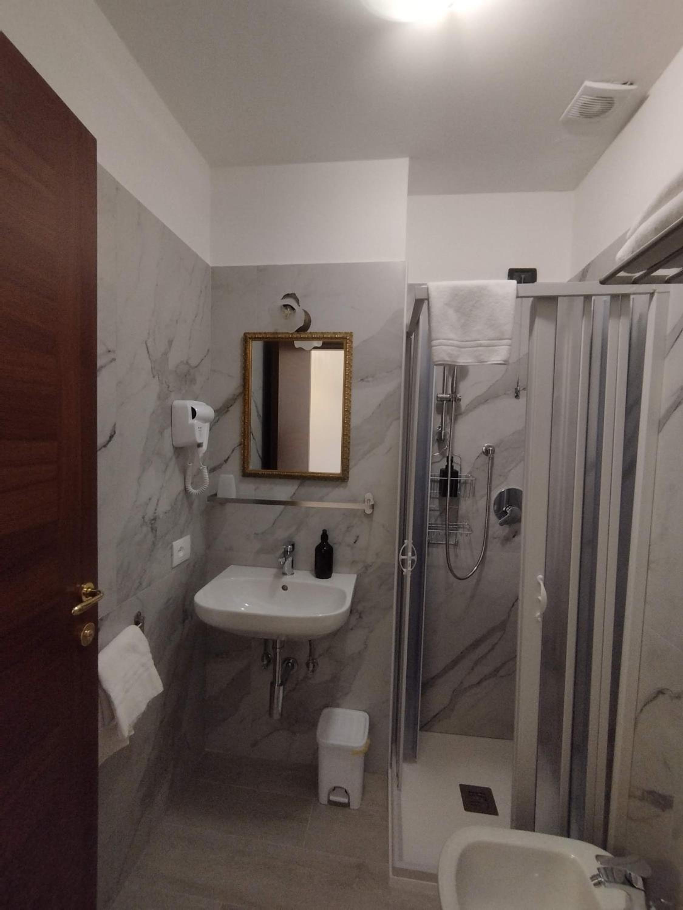 Small Double Room photo 1