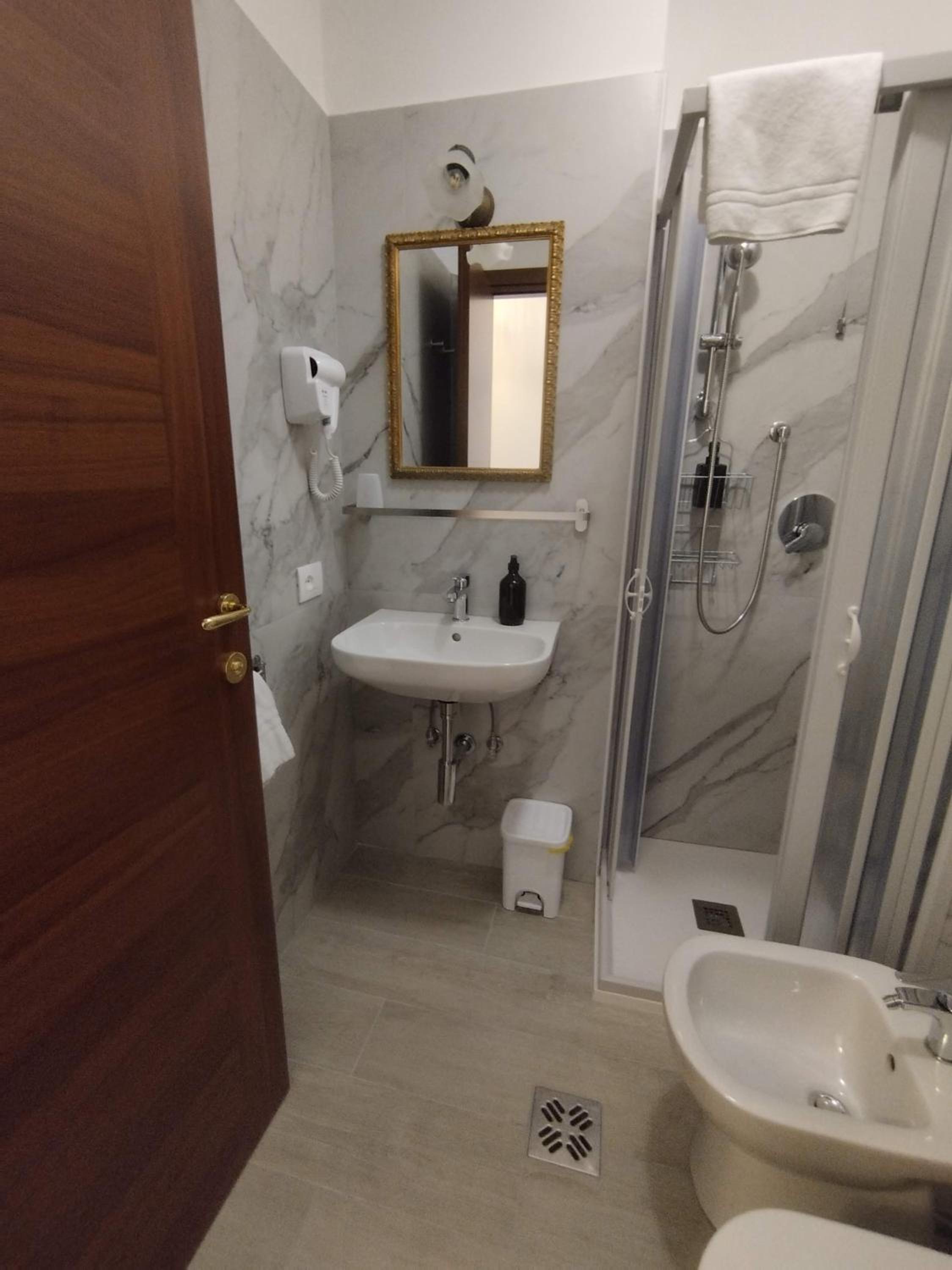 Small Double Room photo 1
