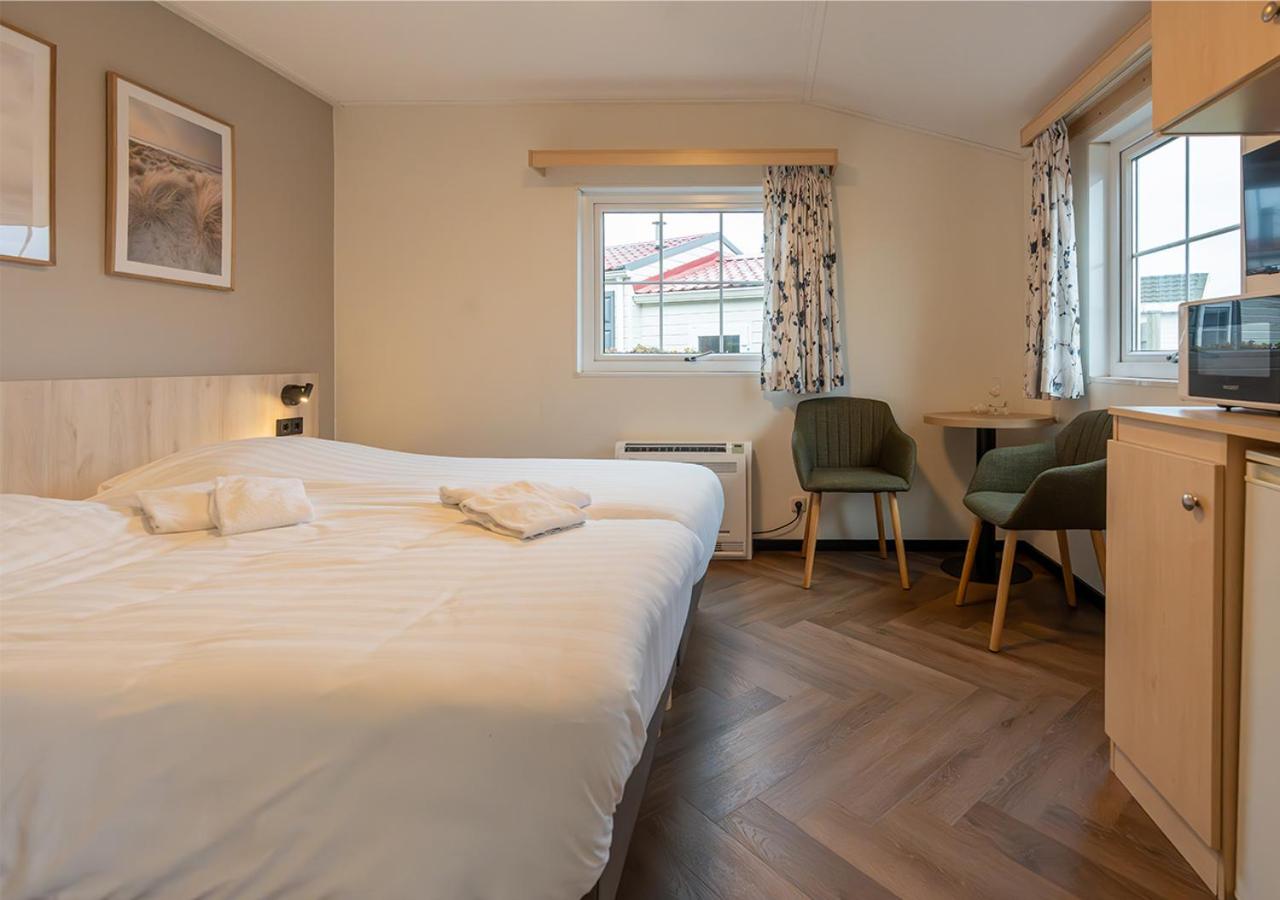 Deluxe Twin Room photo 2