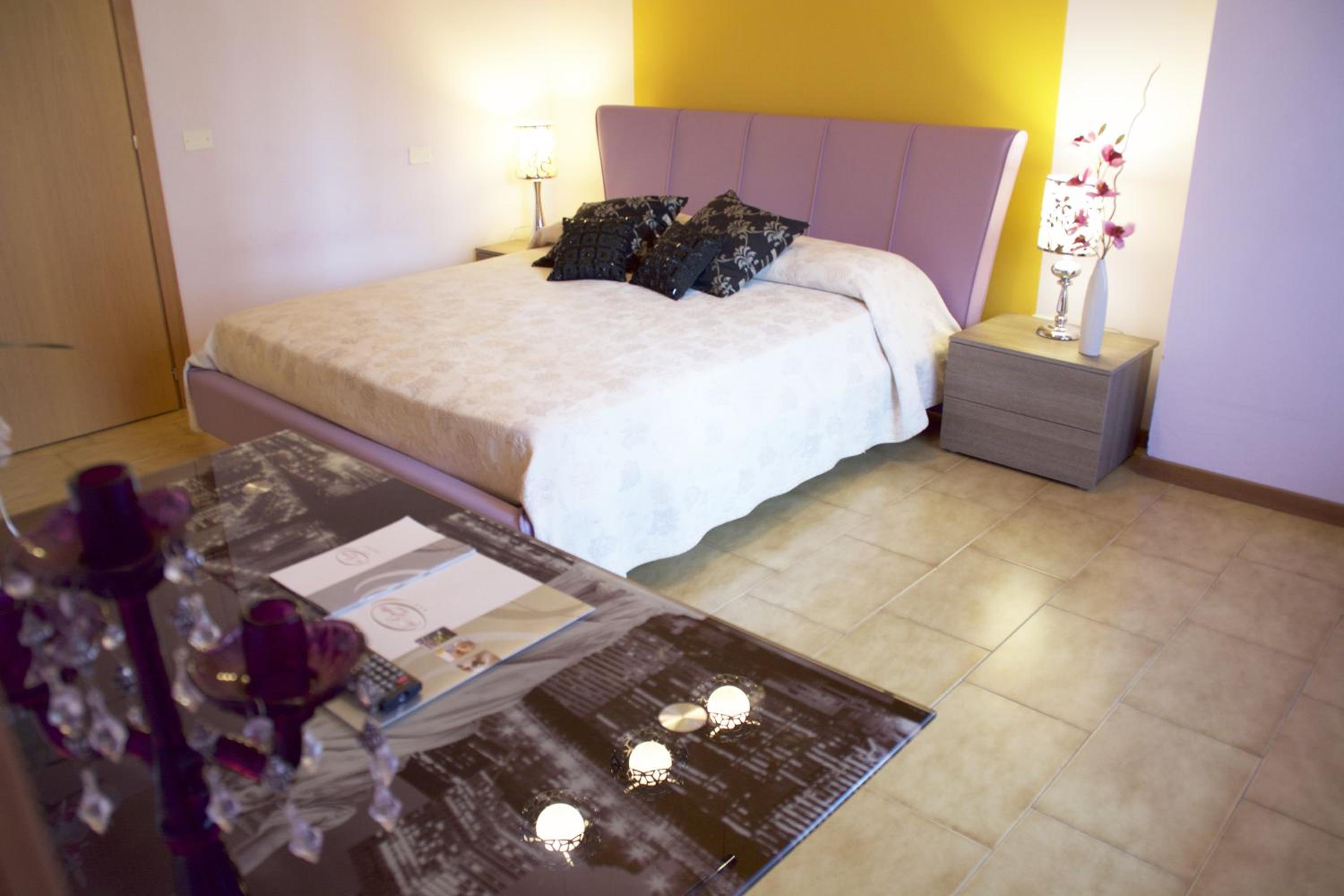 Double Room - Photo 7