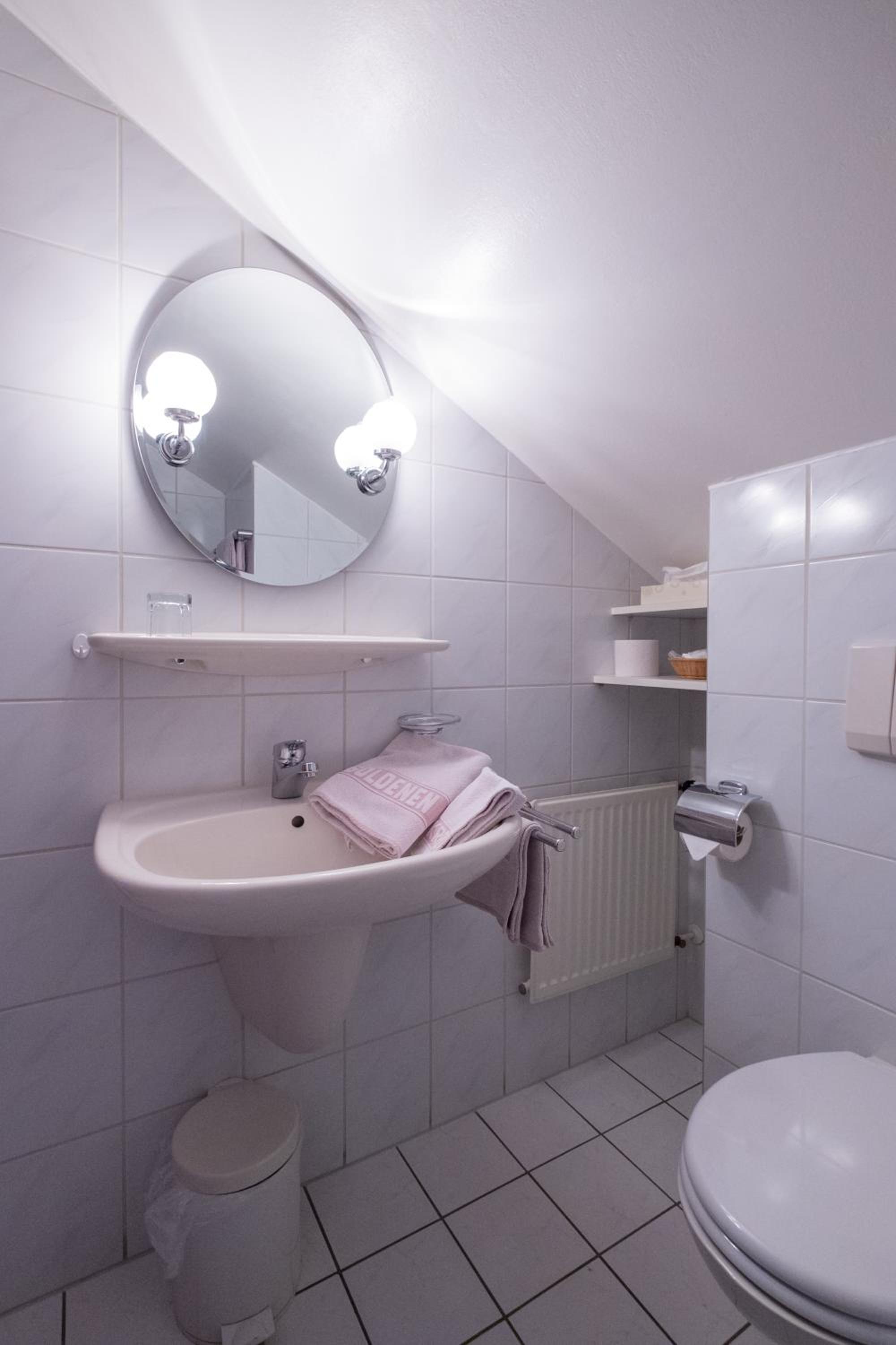 Small Single Room photo 2