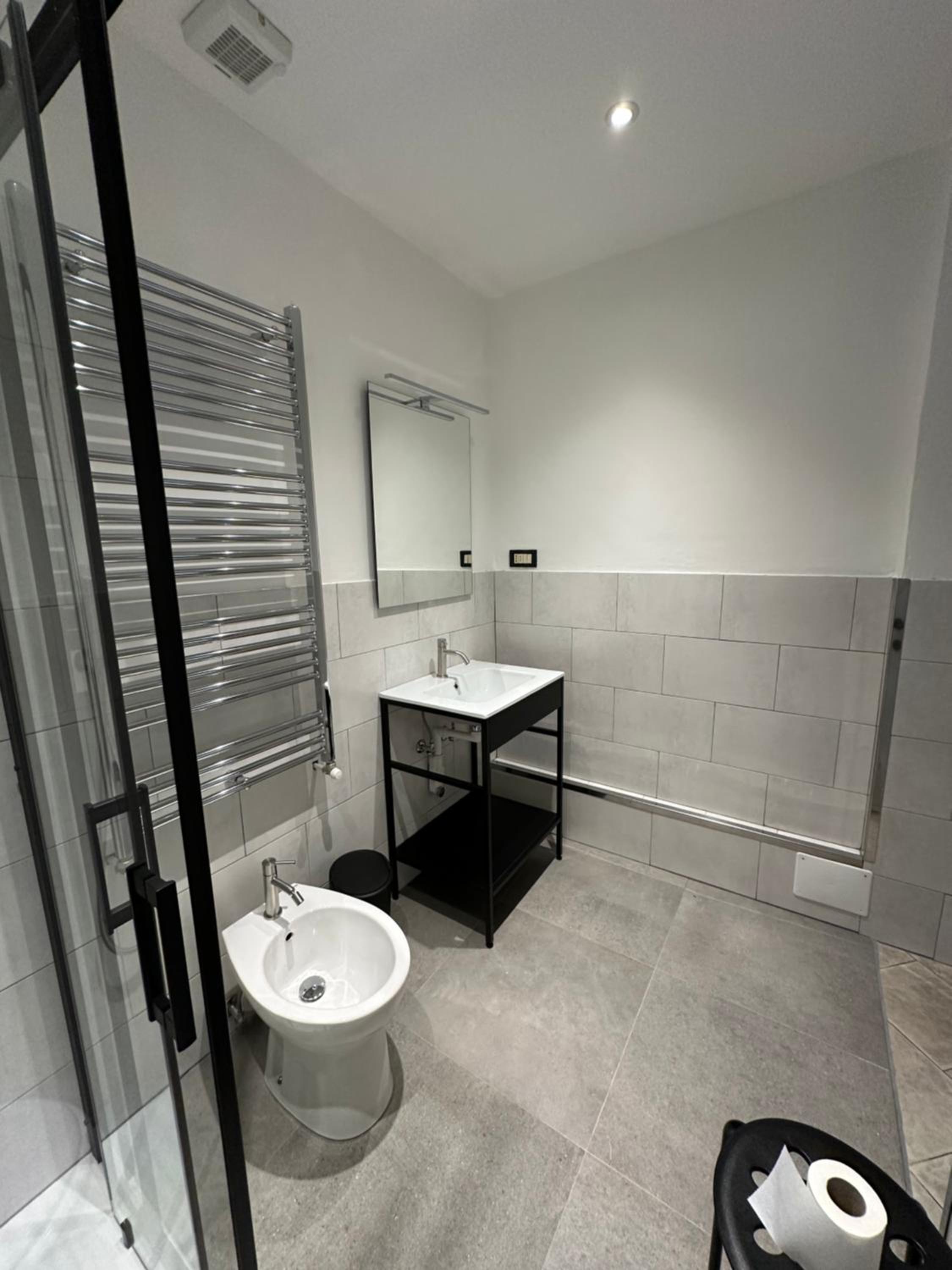 Budget Twin Room - Photo 5