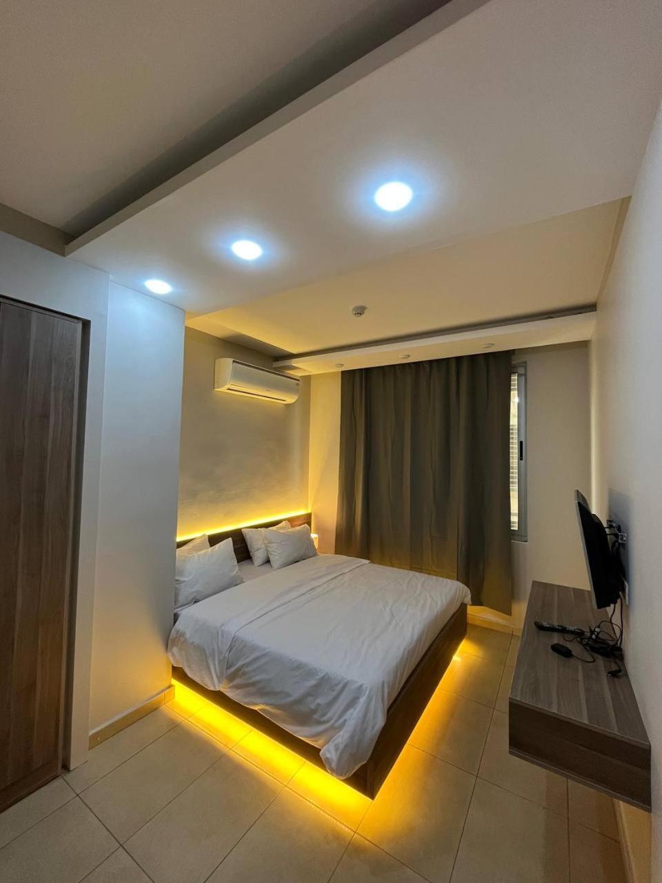 Deluxe Family Suite