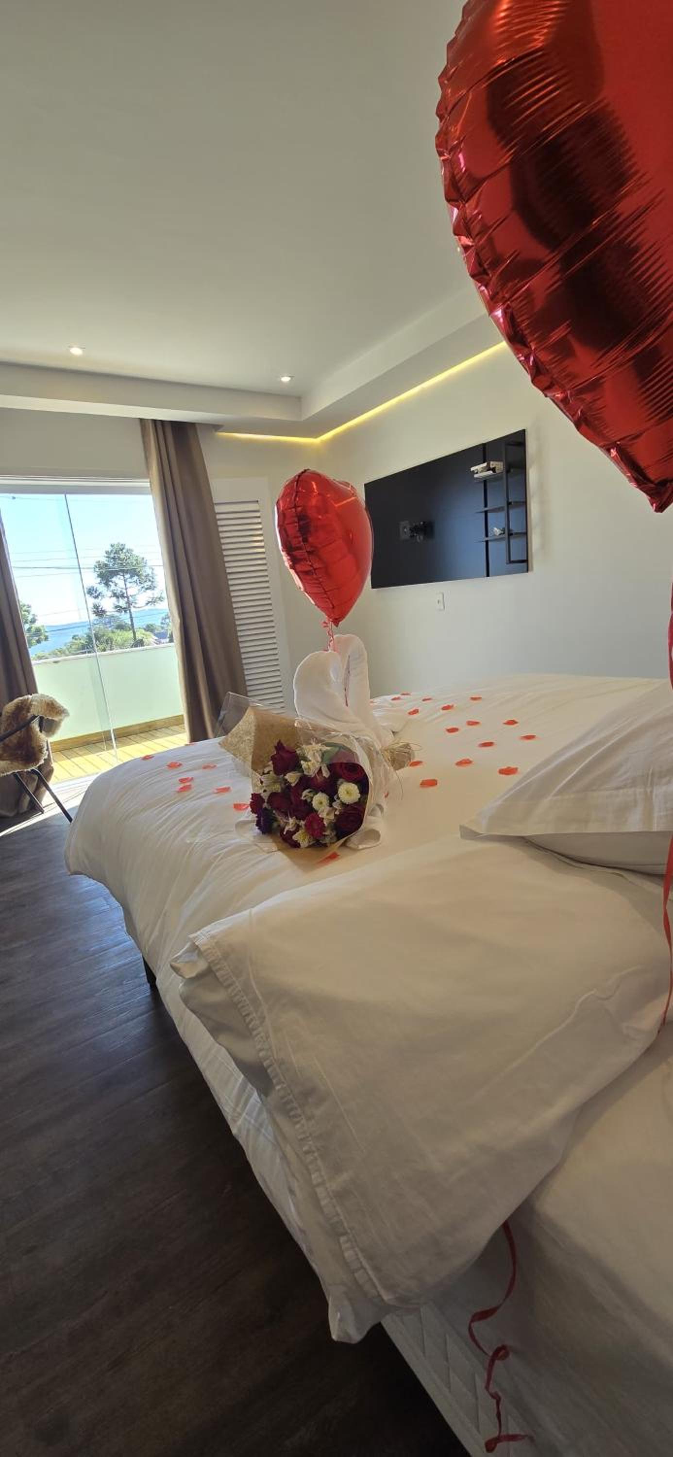 Deluxe King Room photo 2