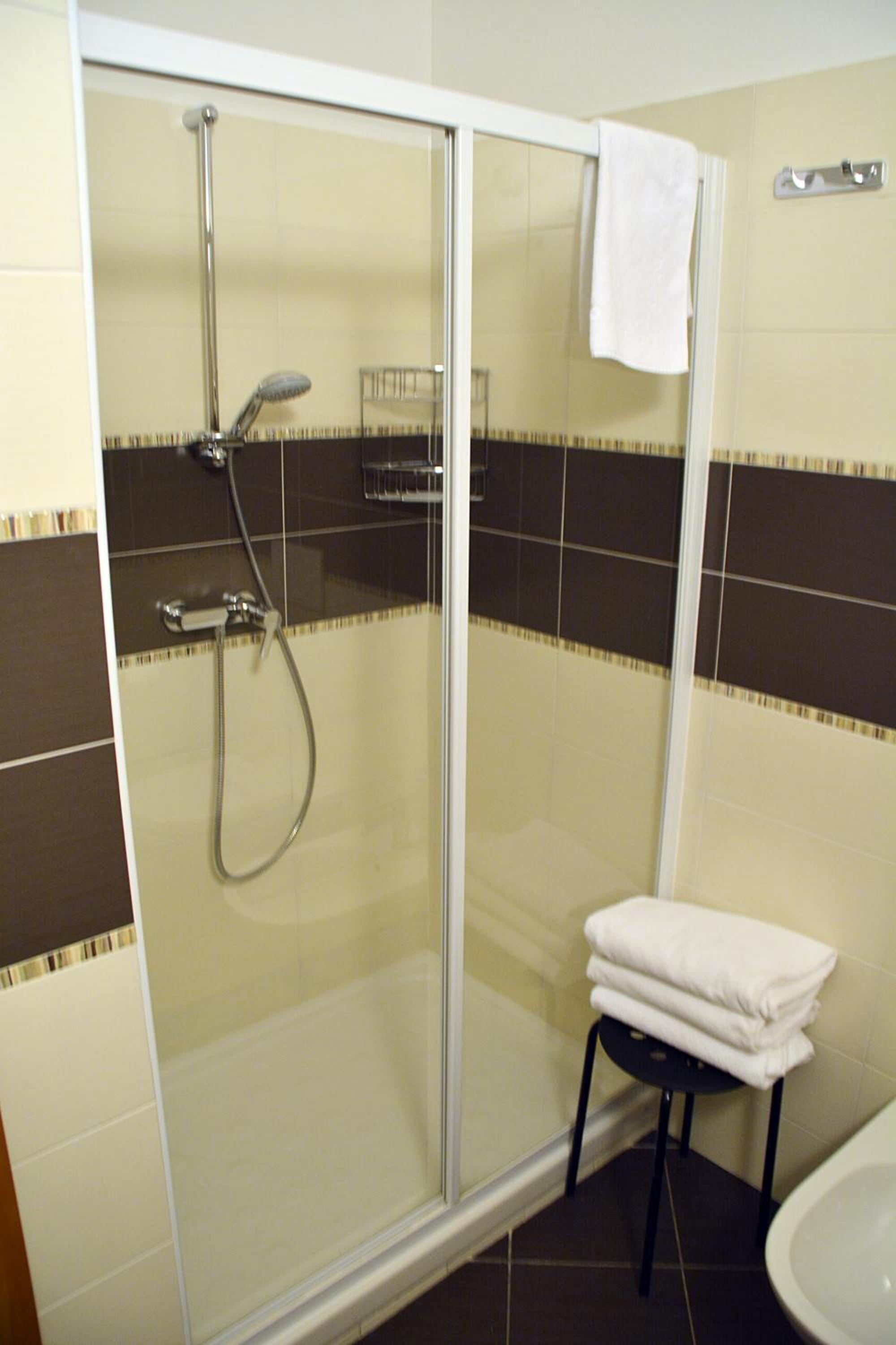 Double Room - Photo 2