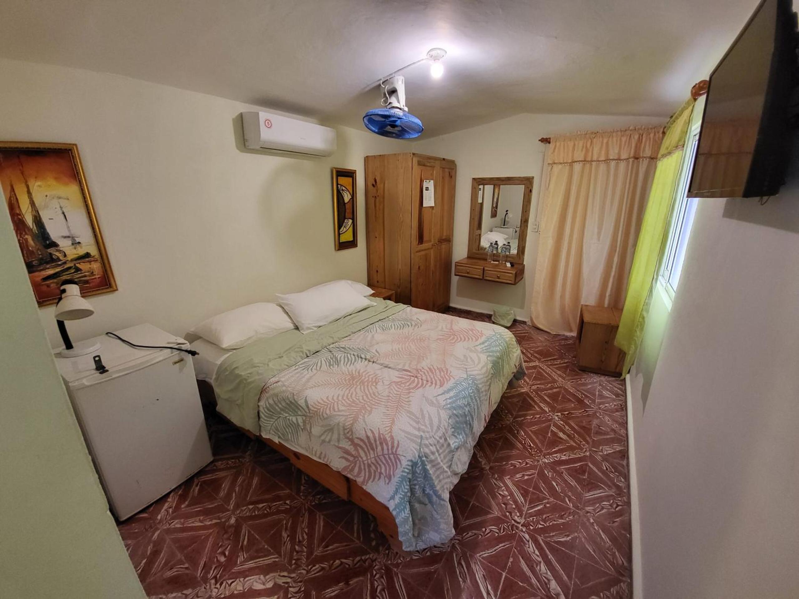 Budget Double Room photo 2