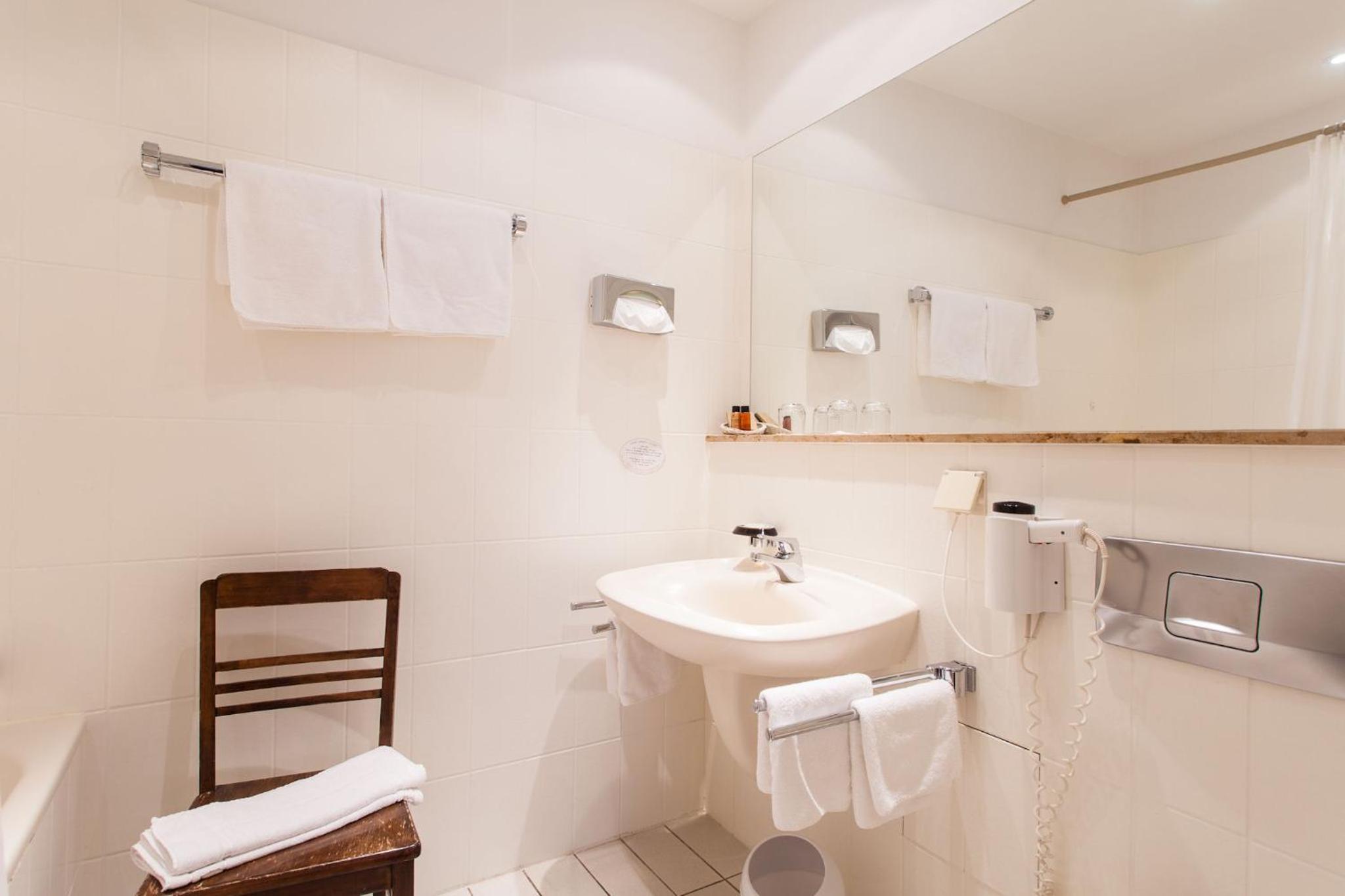 Classic Double Room - Photo 6