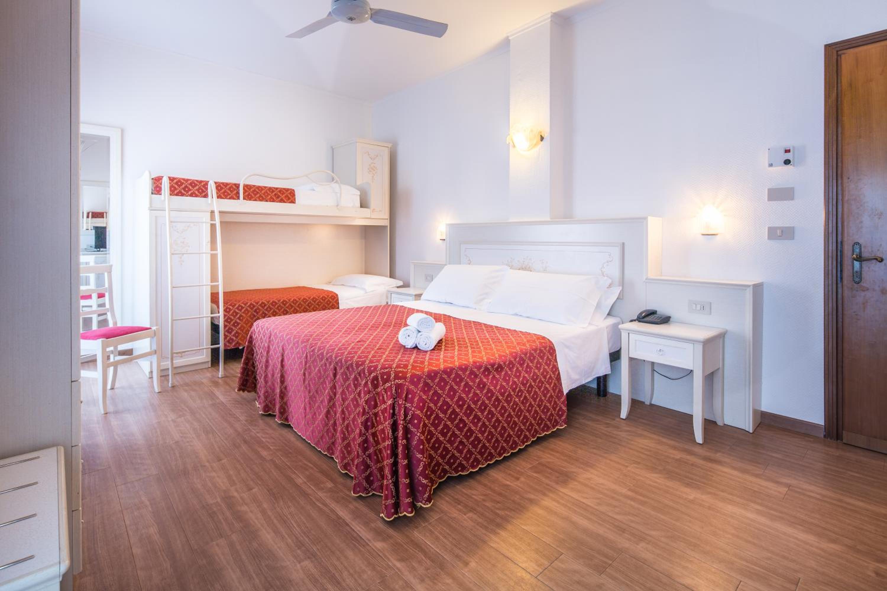 Family Room (2 Adults + 2 Children) with Balcony photo 2
