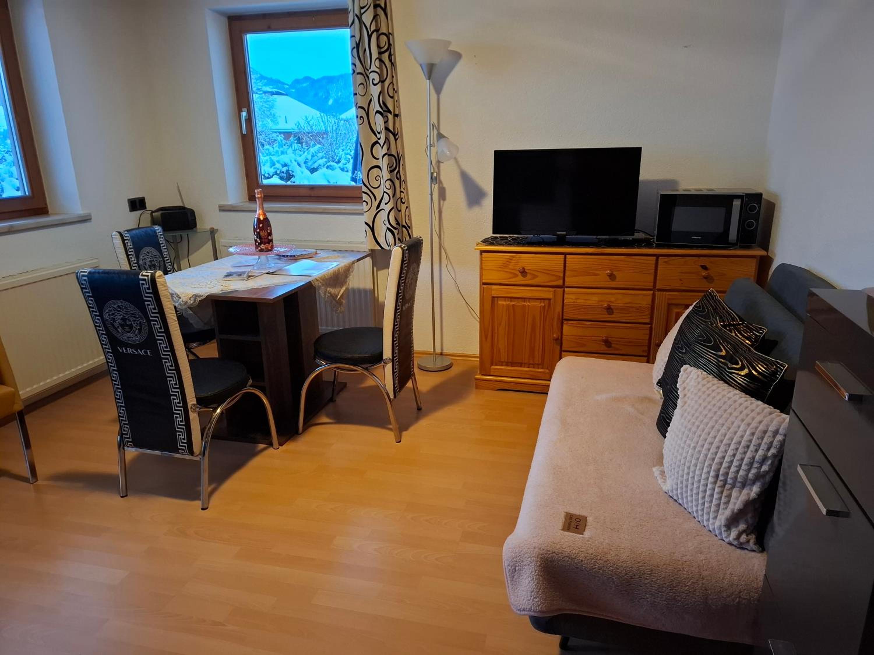 One-Bedroom Apartment with Garden View photo 3