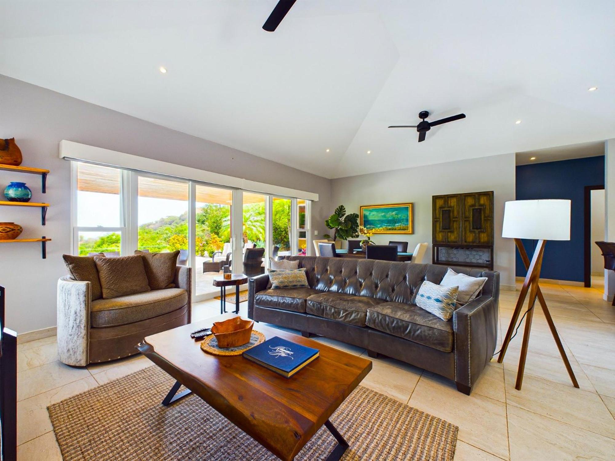 Three-Bedroom Vacation Home  photo 3
