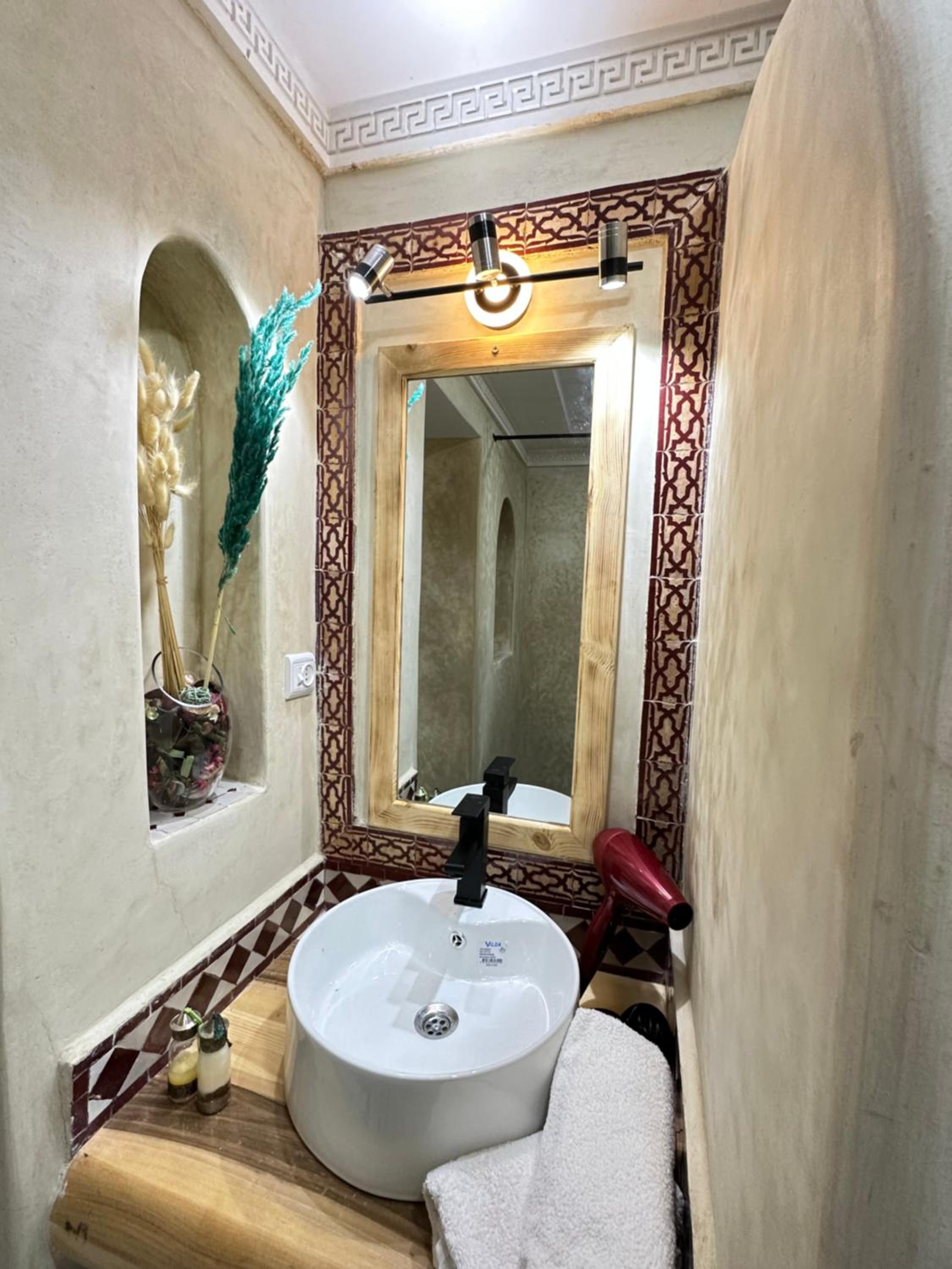 Double Room - Photo 9