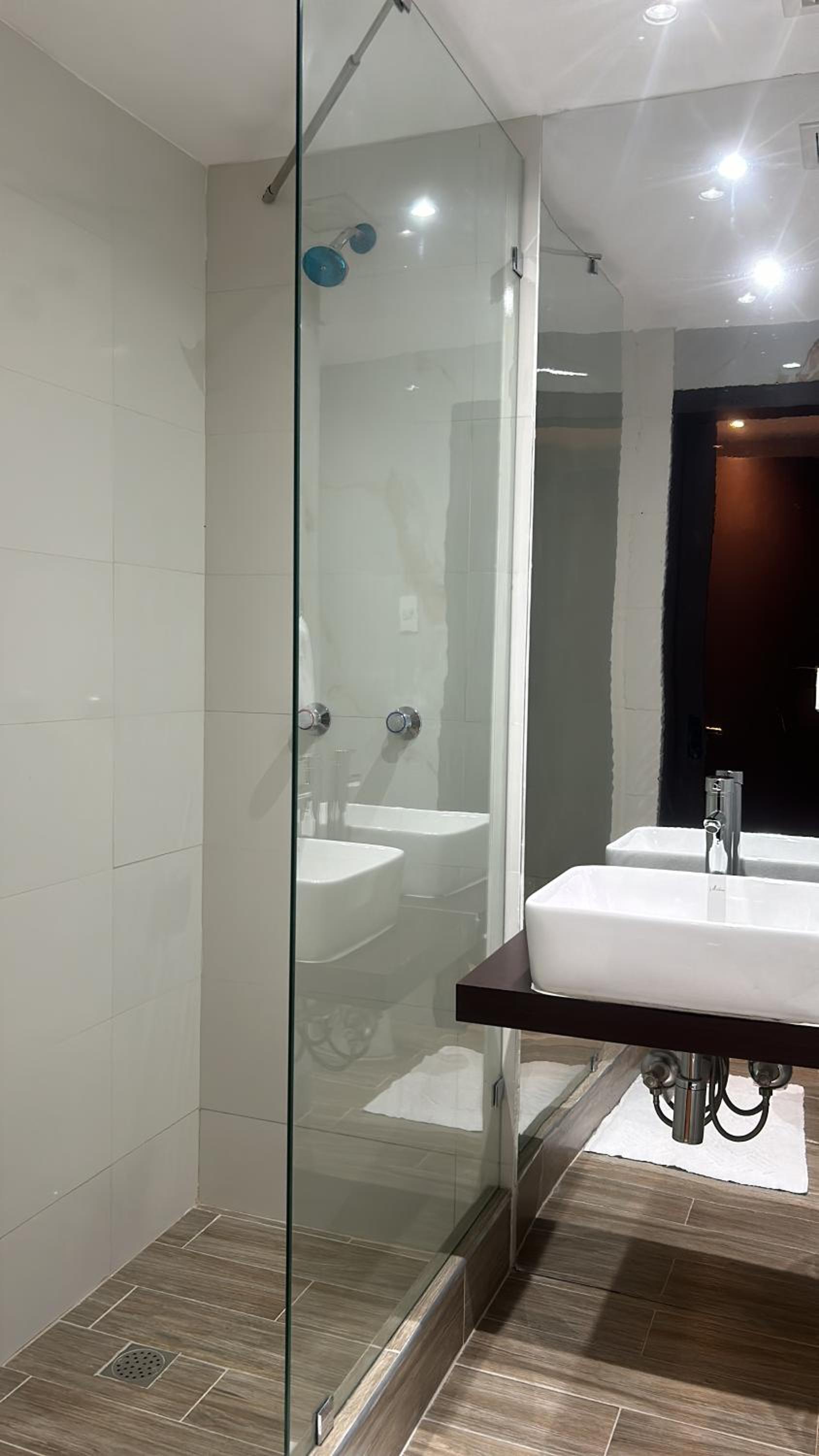 Deluxe King Room photo 3