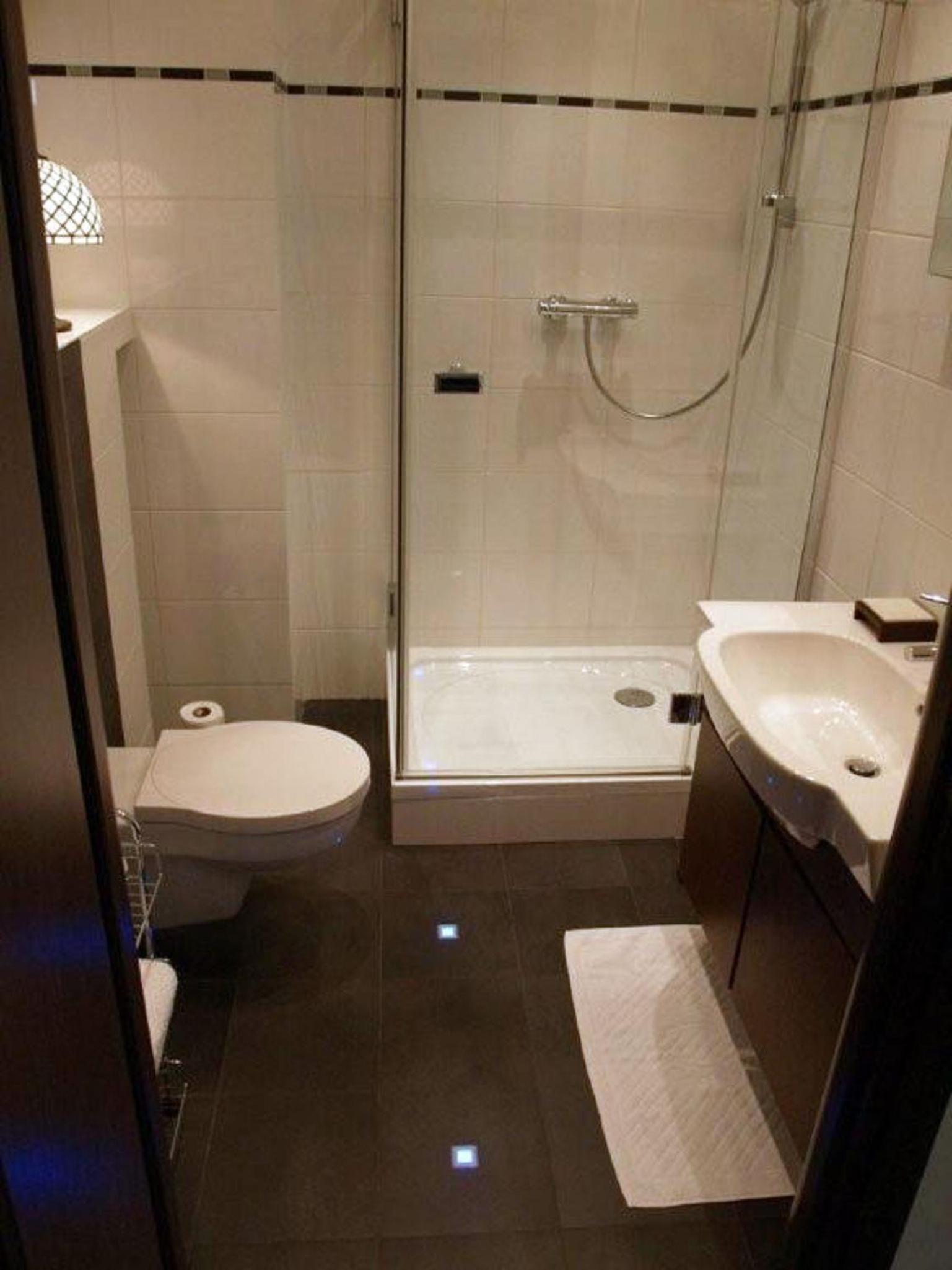 Apartment with Terrace - Photo 7