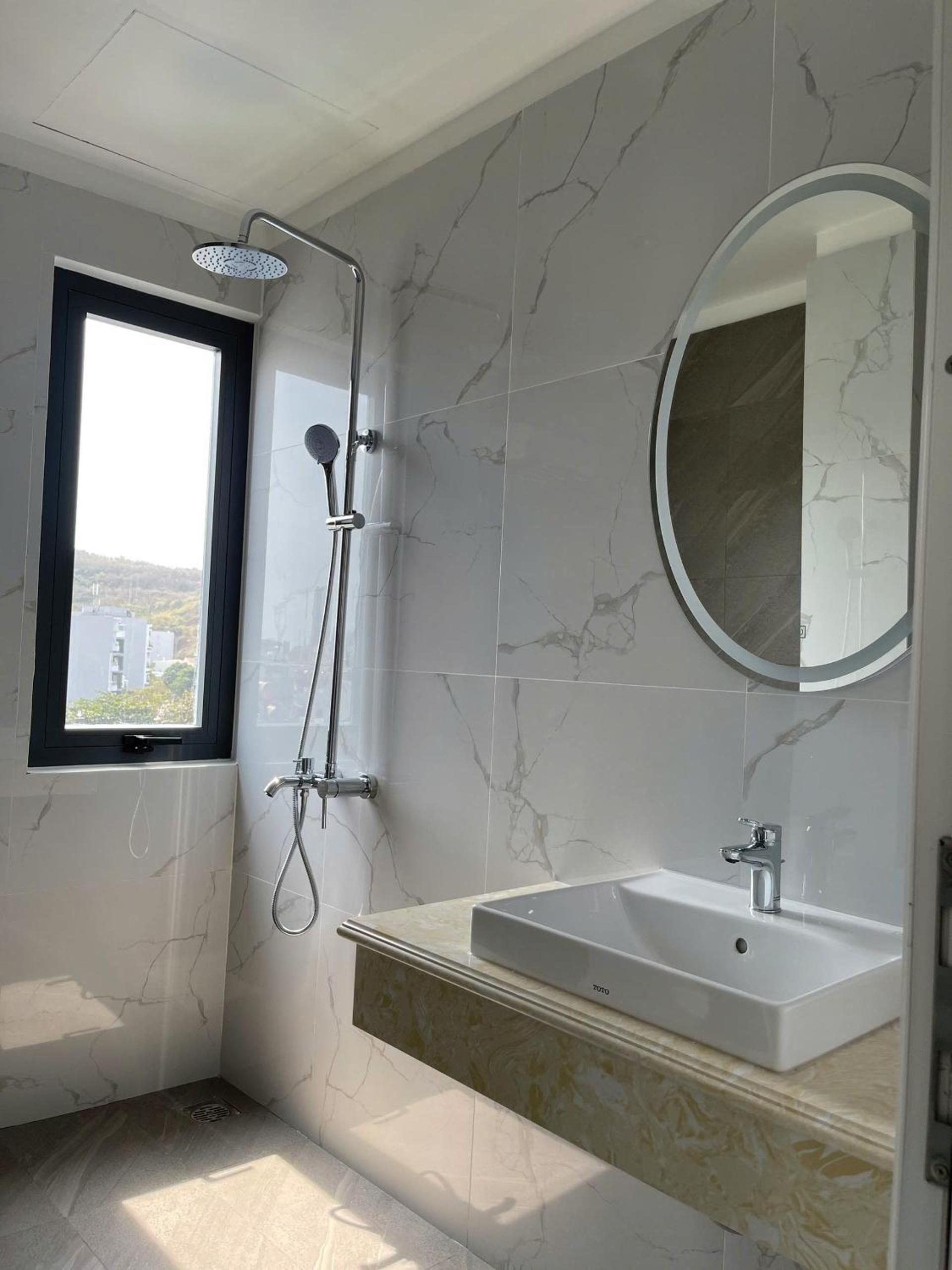 Deluxe Double Room with Balcony - Photo 4