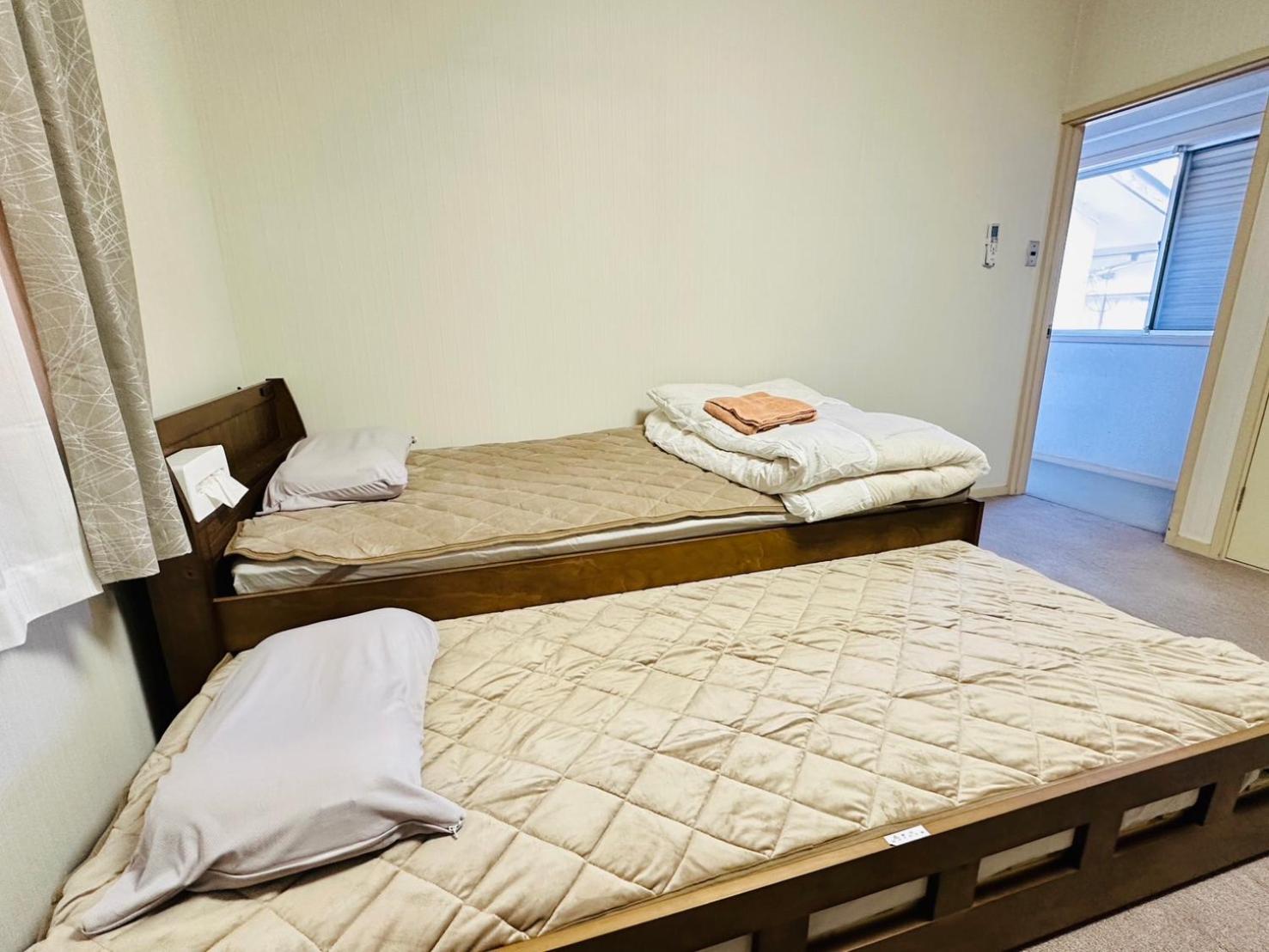 Economy Quadruple Room with Shared Bathroom photo 2