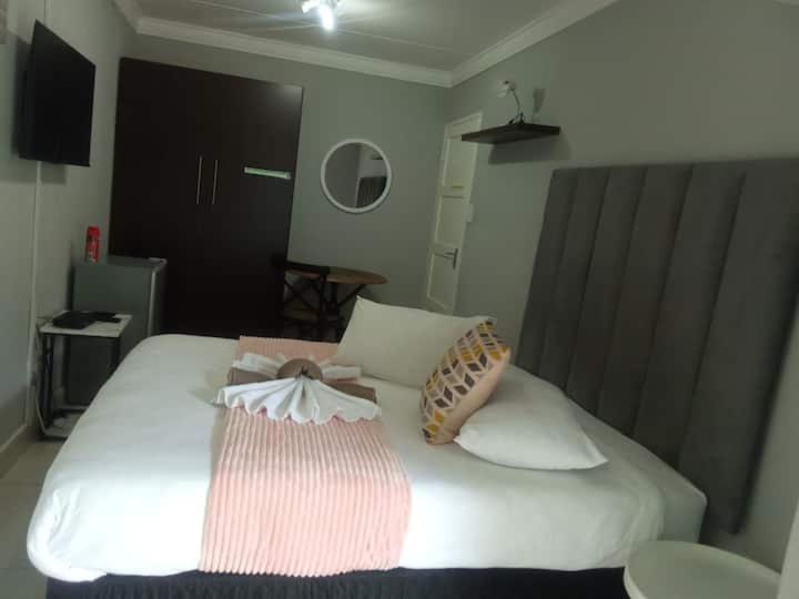 Double Room with Private Bathroom photo 2
