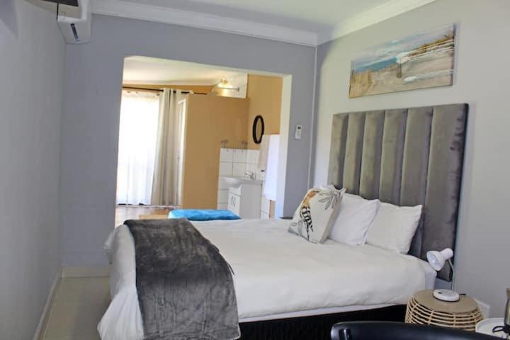 Double Room with Private Bathroom photo 3