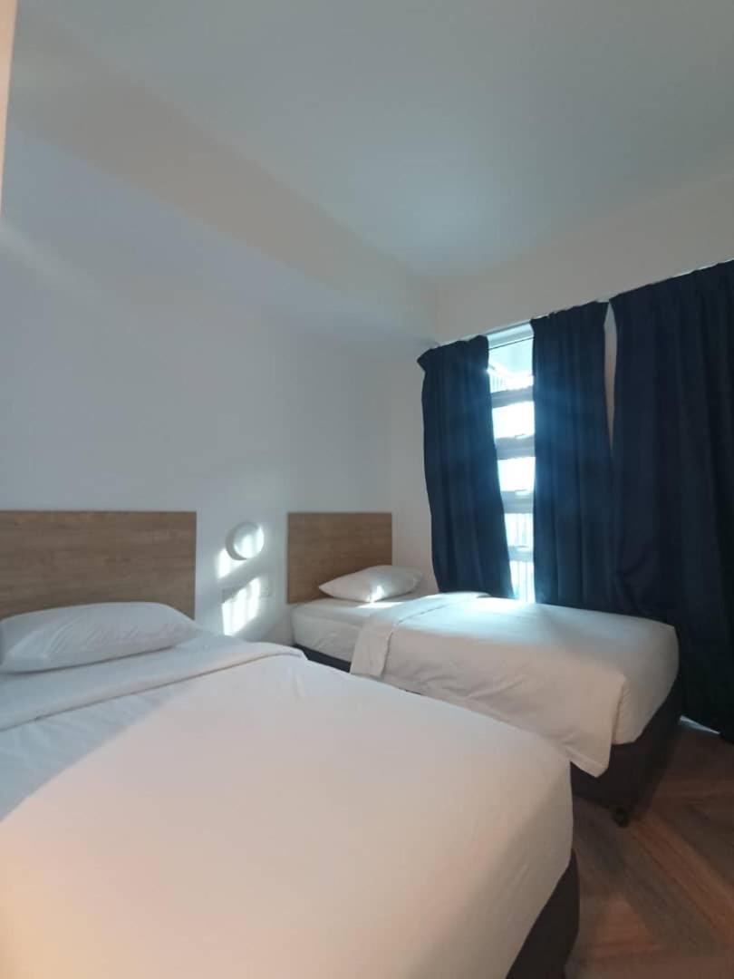 Twin Room - Photo 3