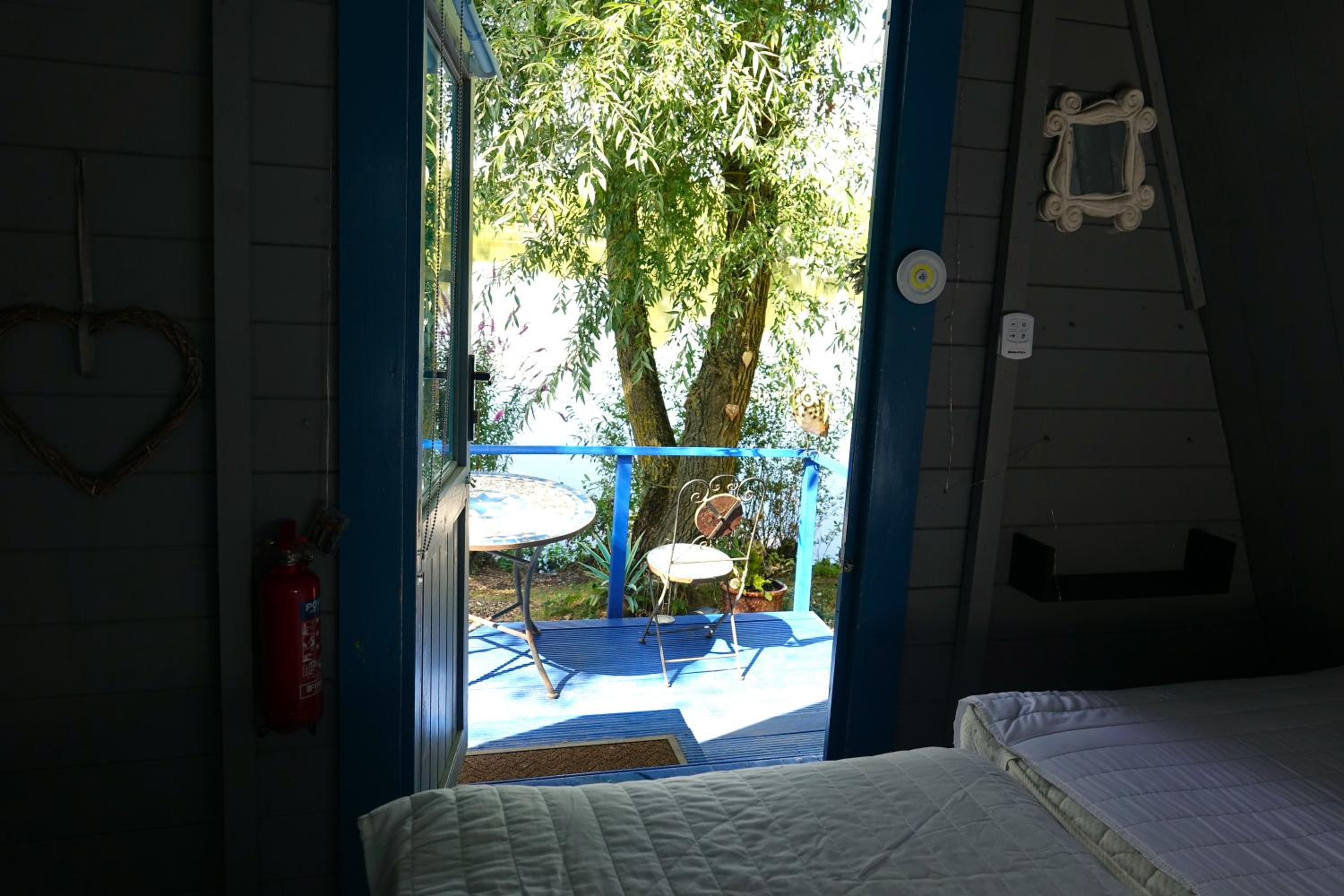 King Room with Lake View photo 1