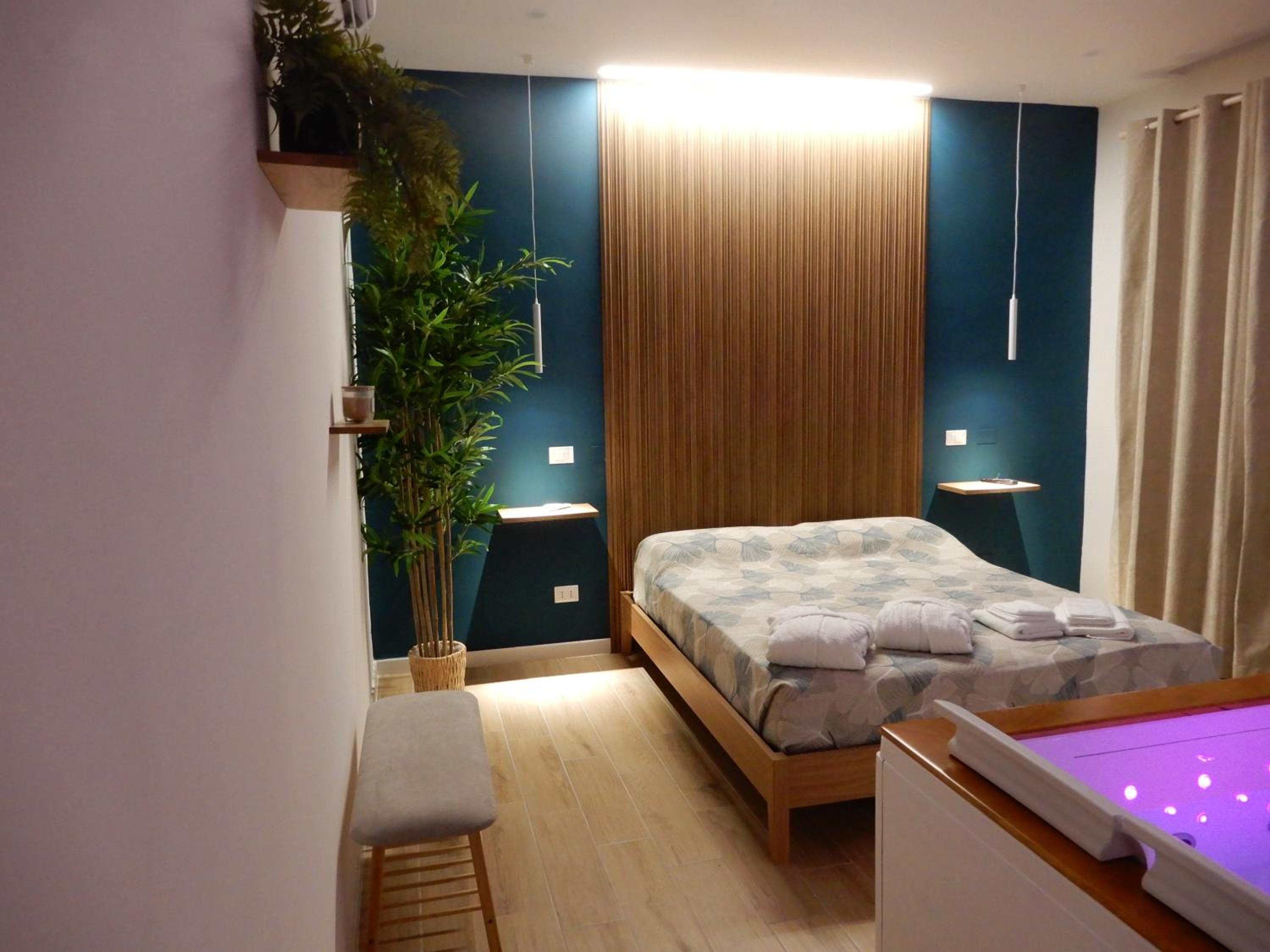 Double Room with Spa Bath photo 2