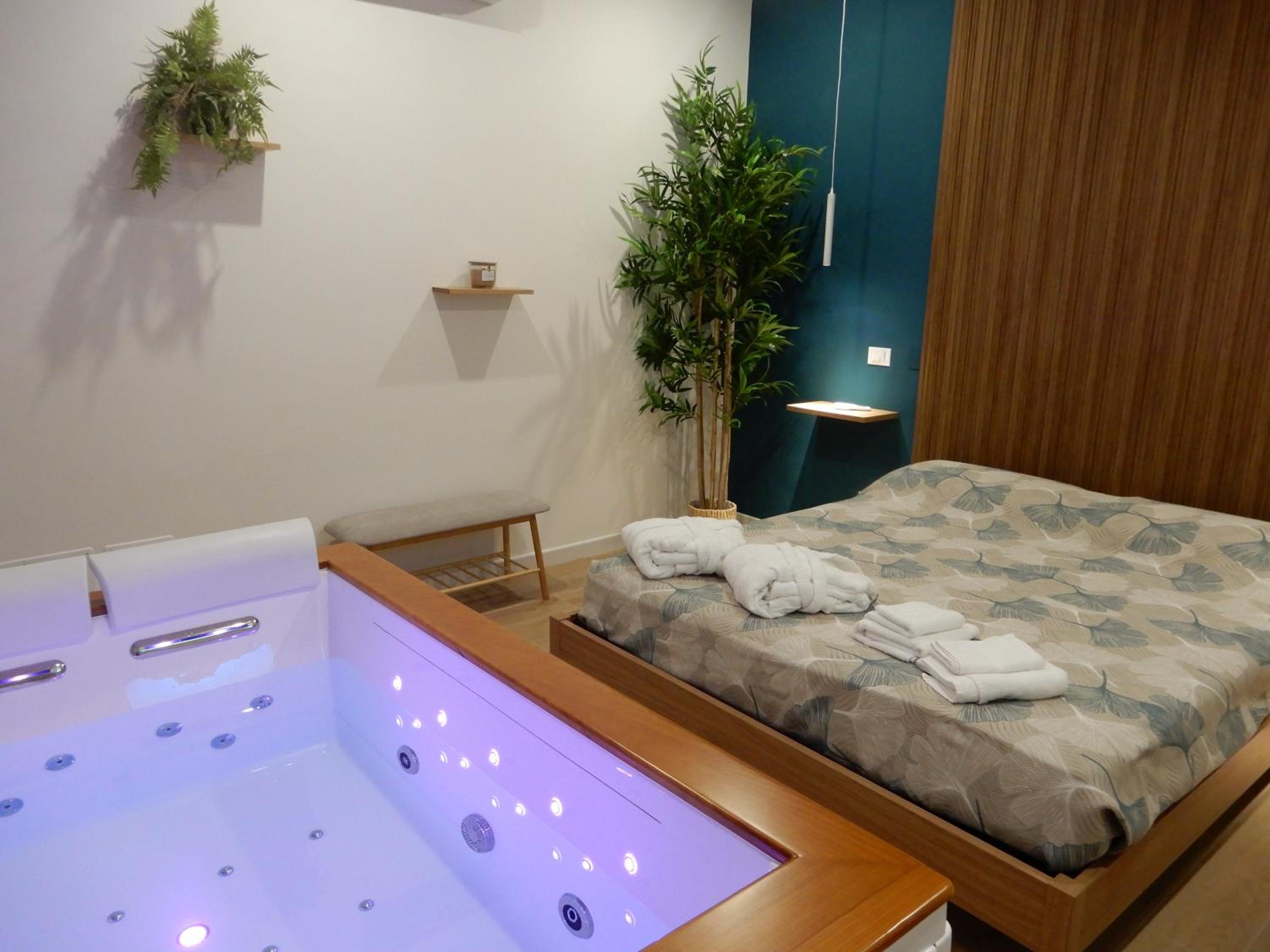 Double Room with Spa Bath photo 1
