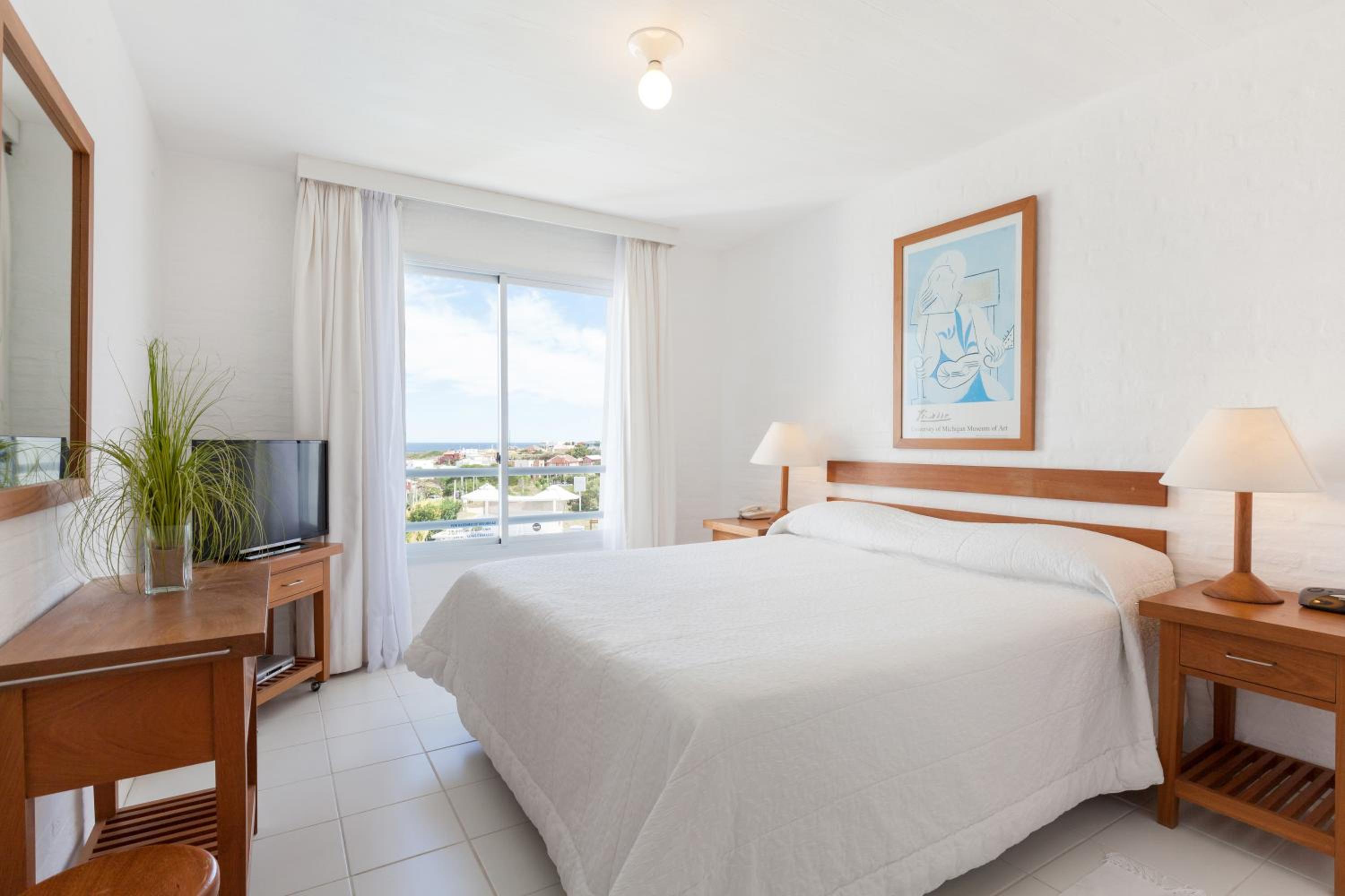 Deluxe Family Suite photo 2