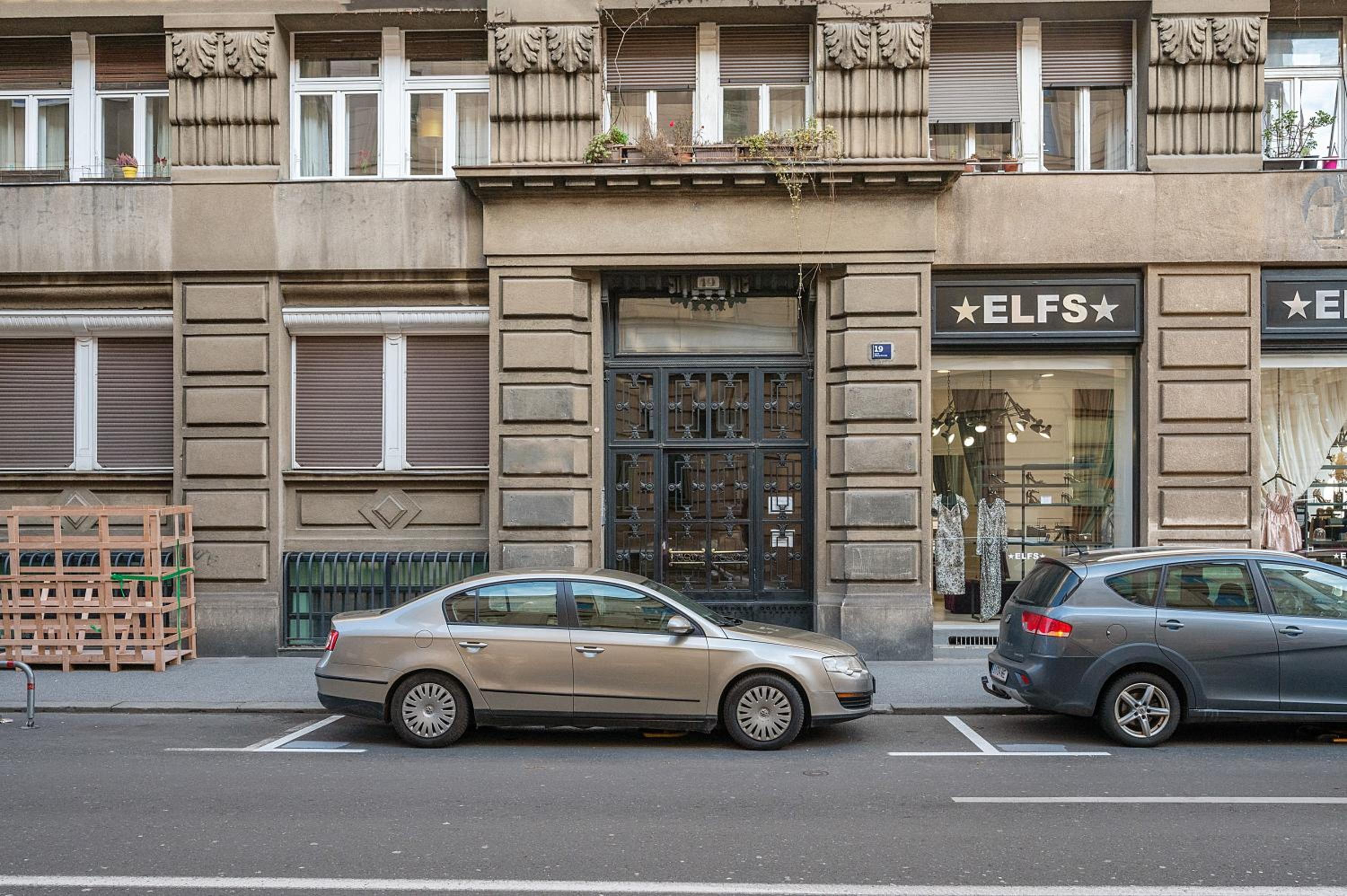 Deluxe King Studio