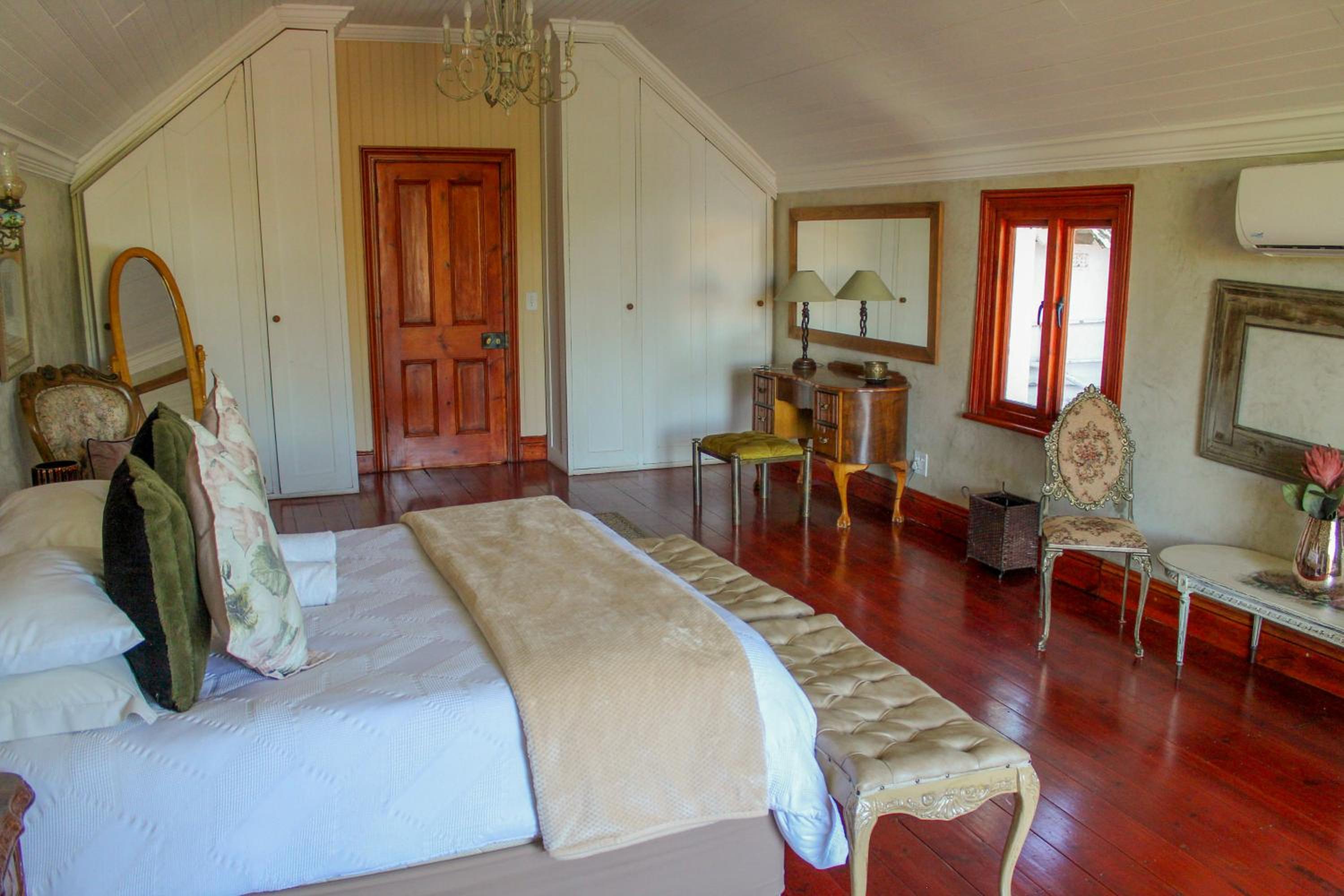 Queen Room - Photo 5