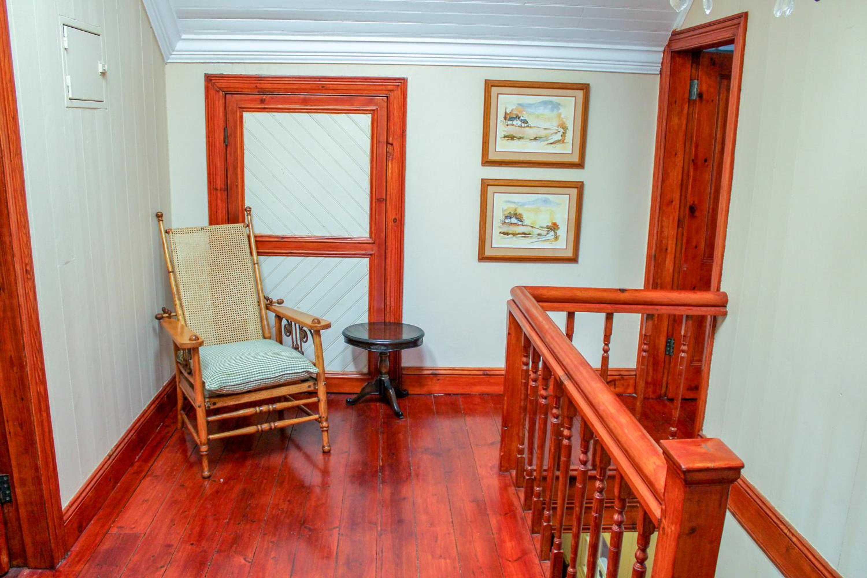 Queen Room - Photo 9