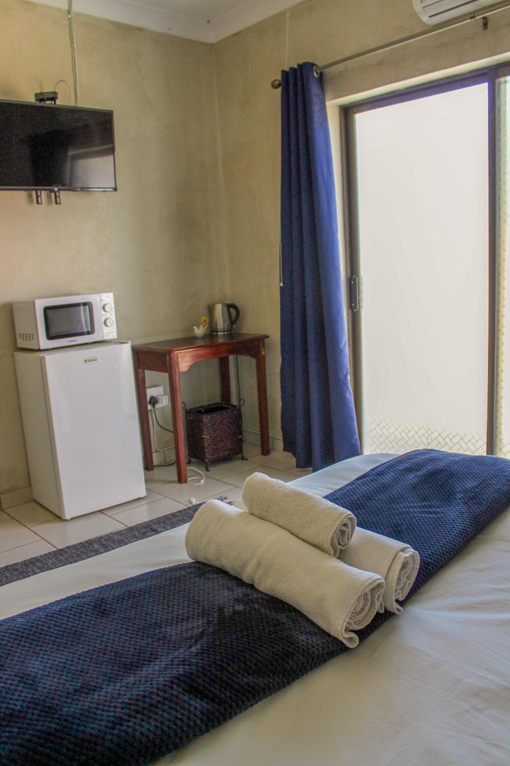 Budget Double Room photo 2
