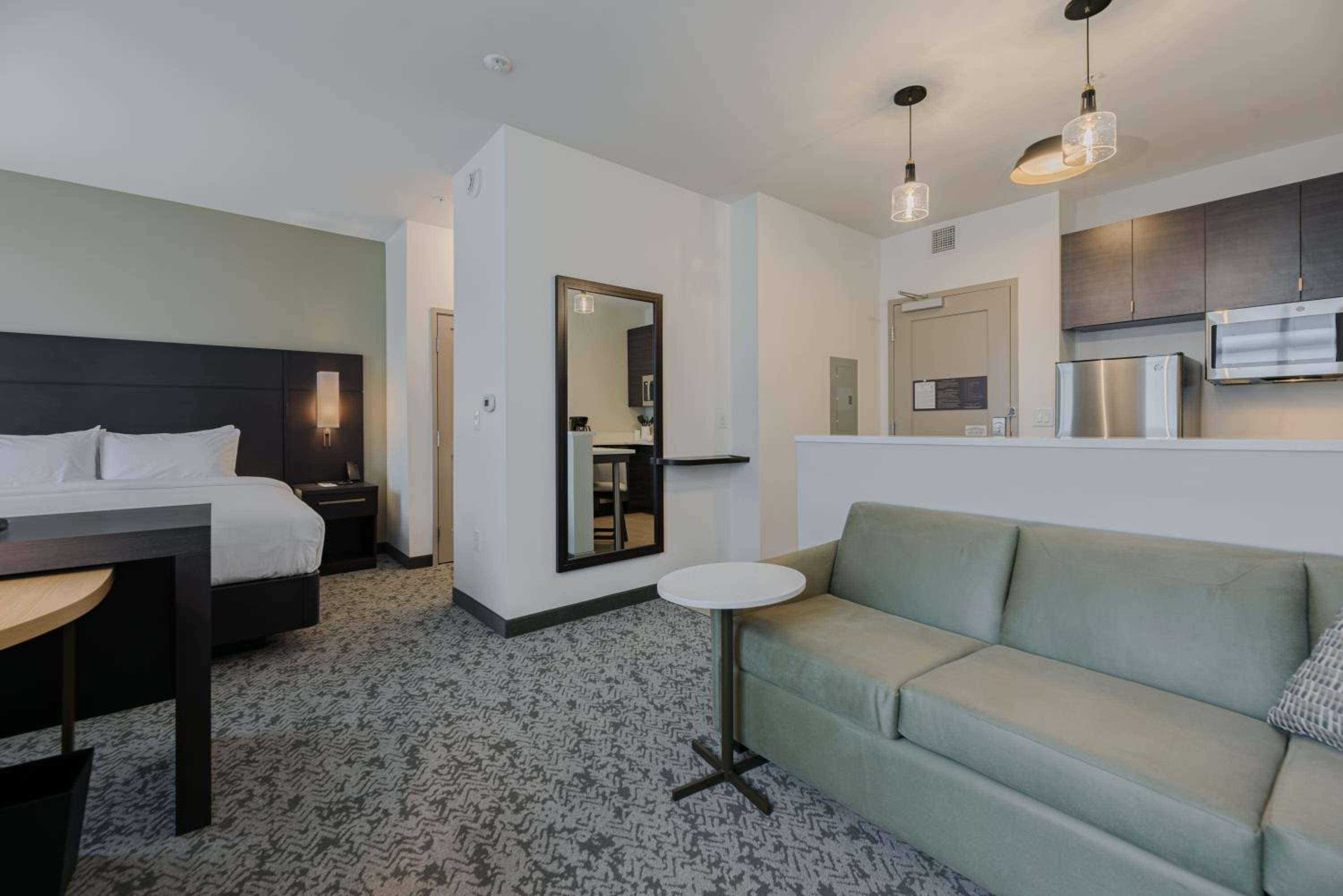 King Studio with Sofa Bed - Photo 3