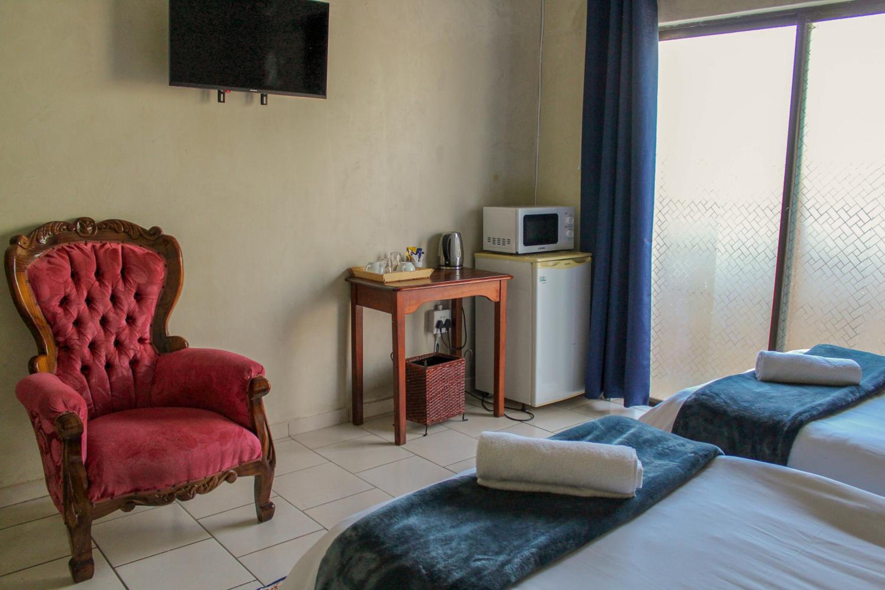 Double or Twin Room - Photo 3