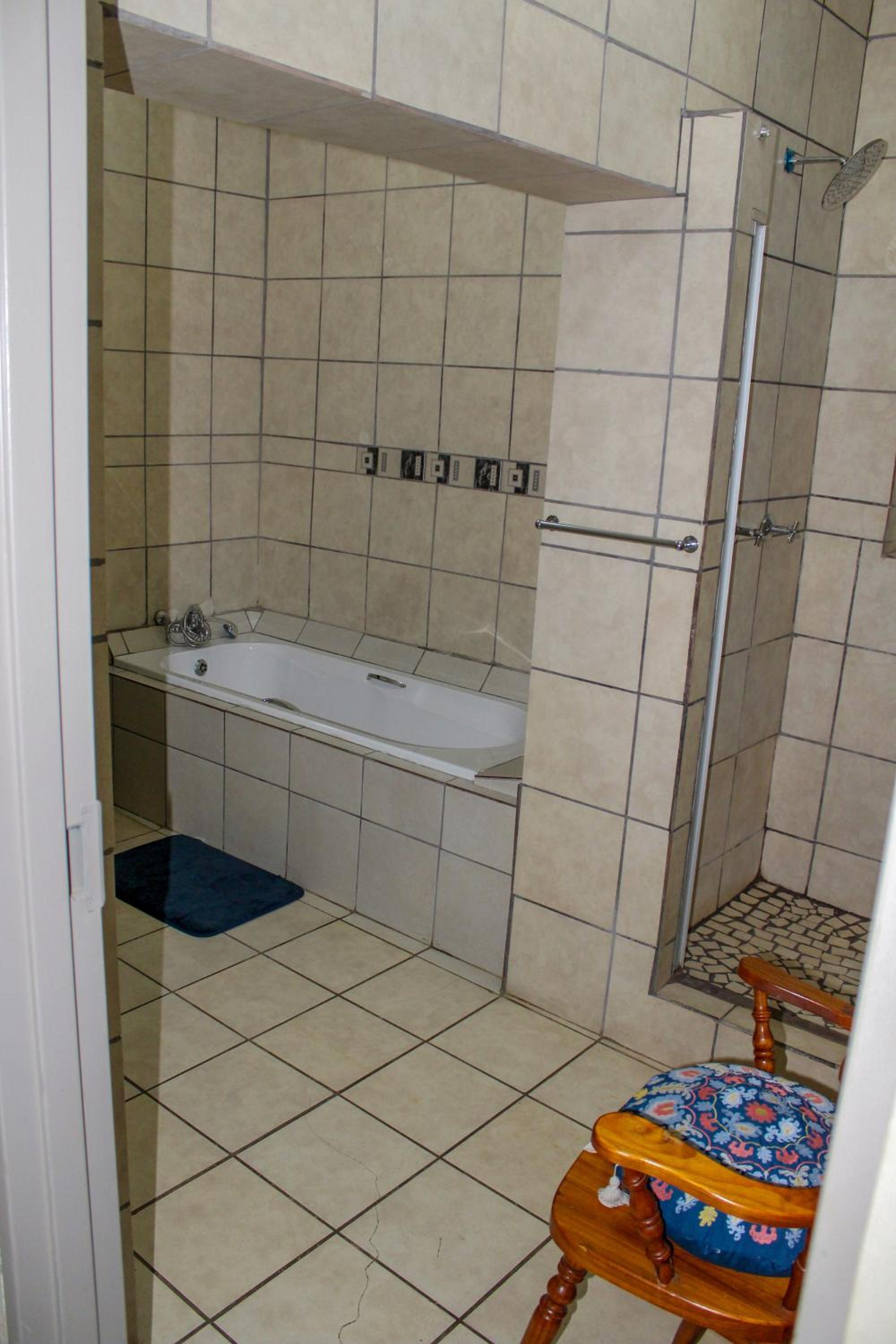 Double or Twin Room - Photo 2