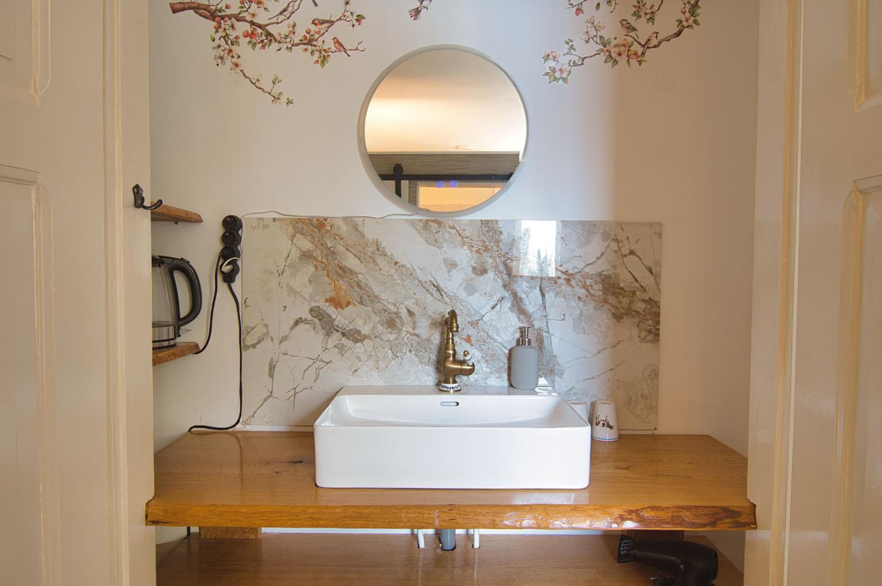 Double Room with Private Bathroom photo 3