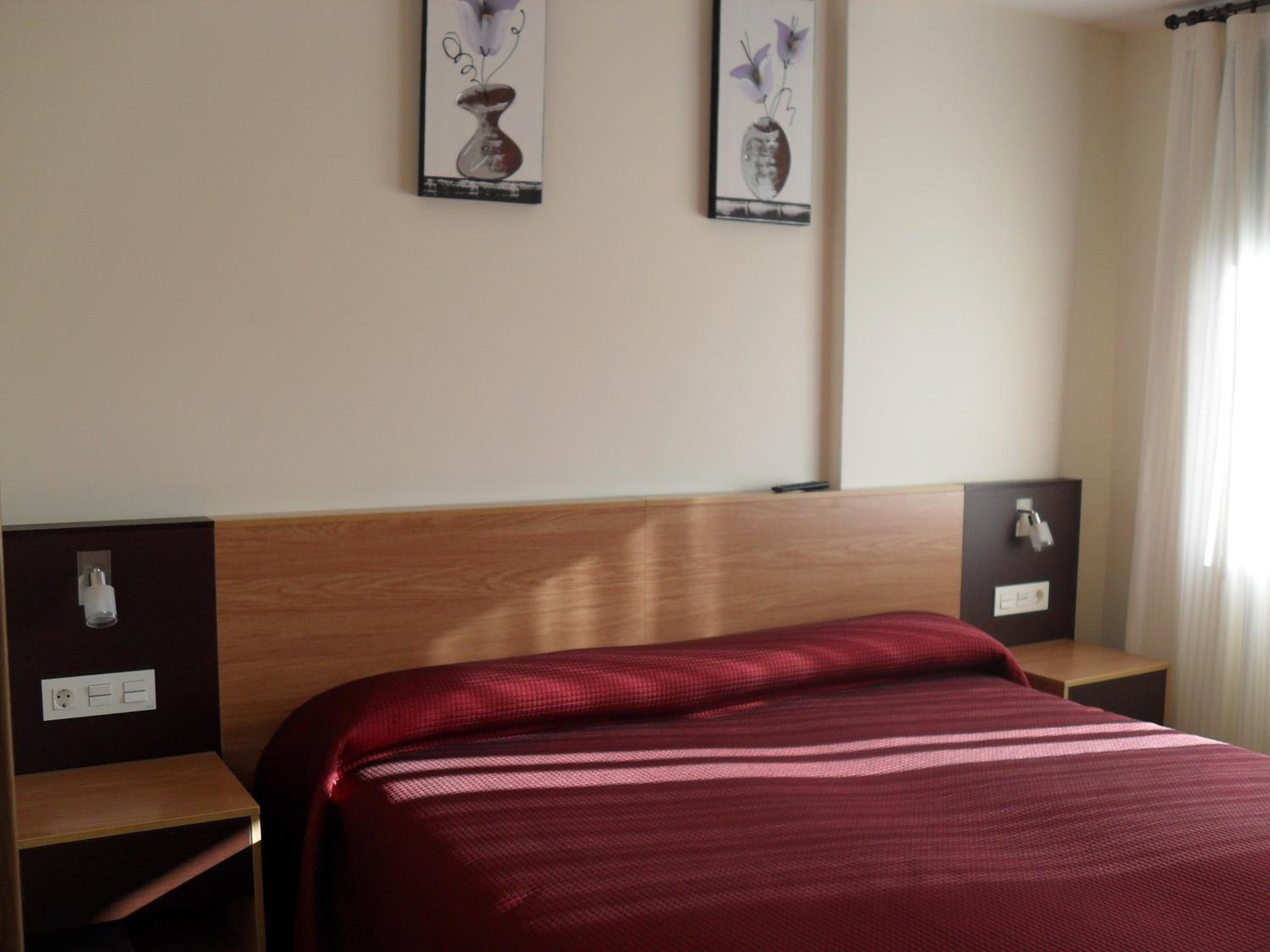 Double Room With Private Bathroom - Photo 5